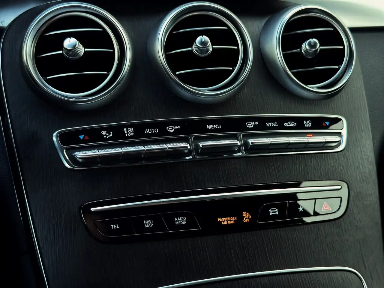 Mercedes-Benz GLC снимка Mercedes-Benz GLC