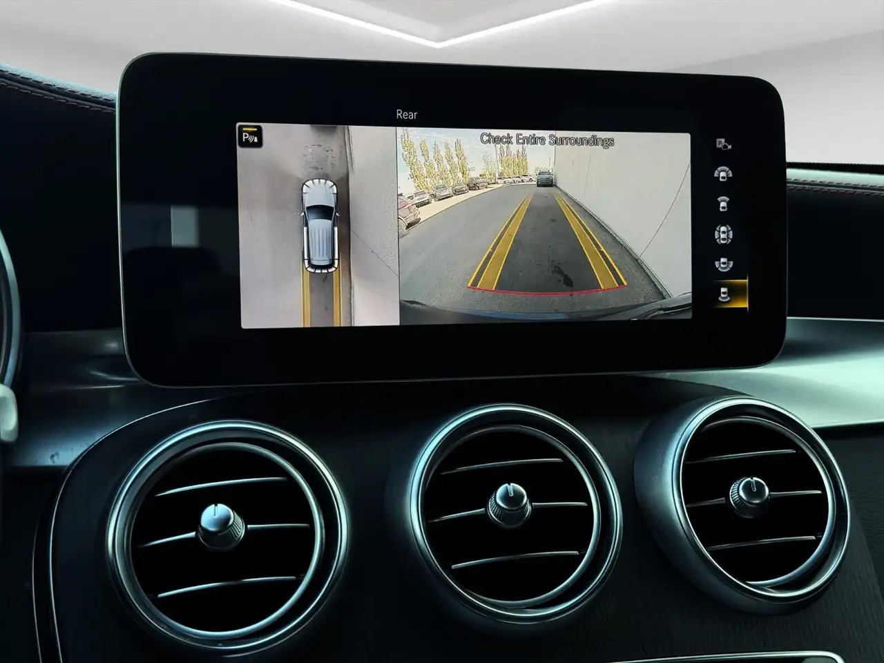 Mercedes-Benz GLC снимка Mercedes-Benz GLC