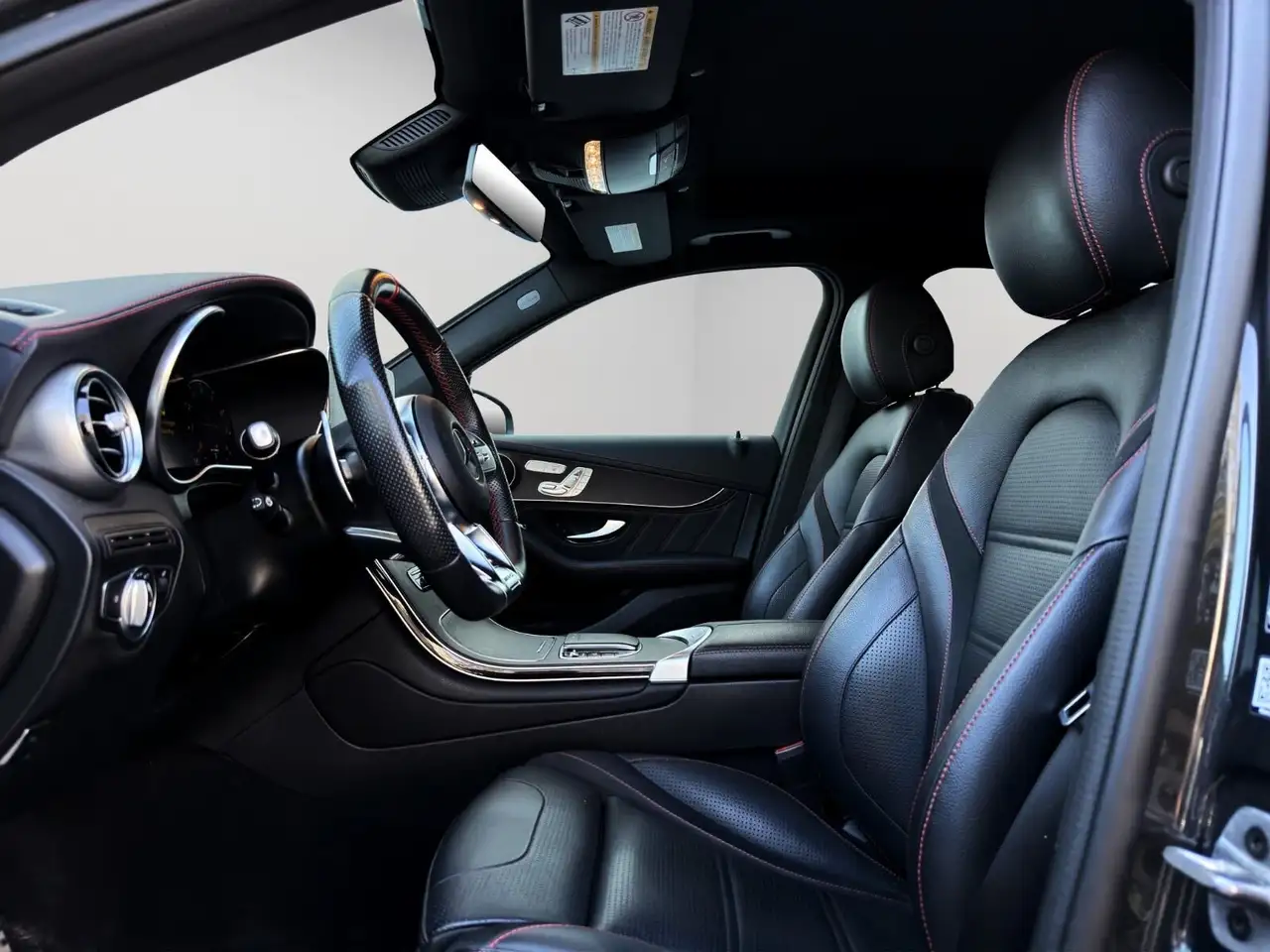 Mercedes-Benz GLC снимка Mercedes-Benz GLC