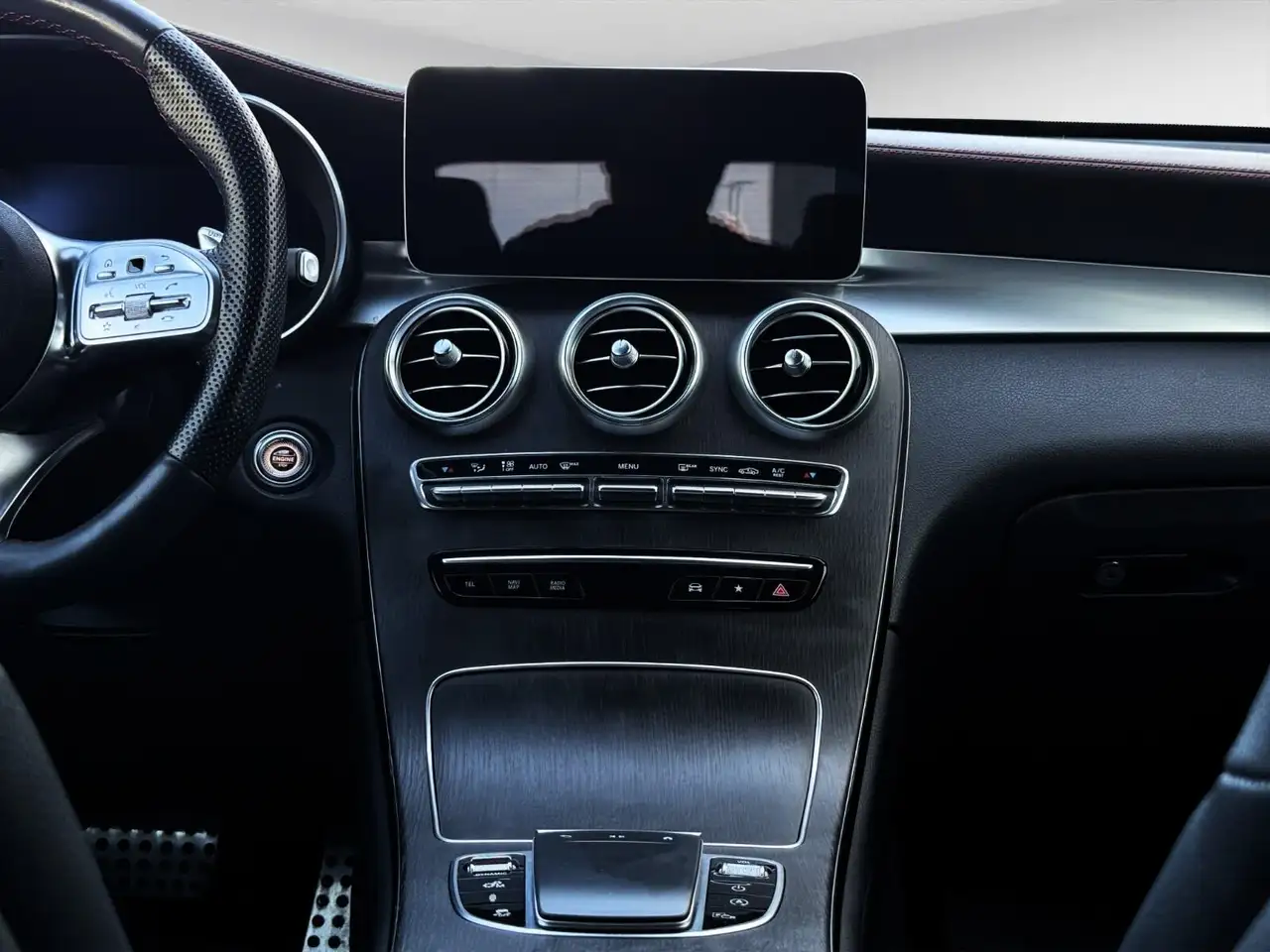 Mercedes-Benz GLC снимка Mercedes-Benz GLC