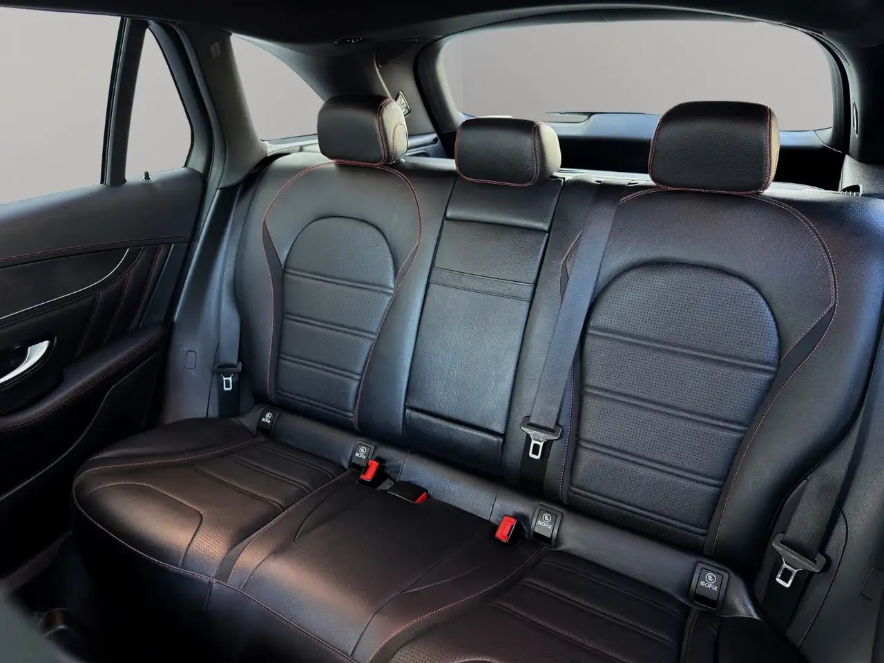 Mercedes-Benz GLC снимка Mercedes-Benz GLC