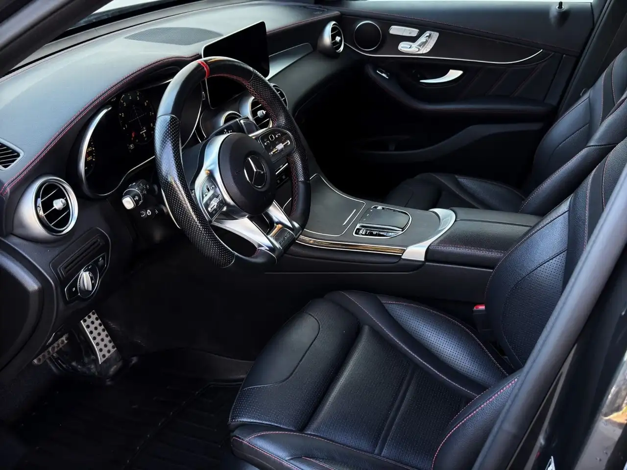 Mercedes-Benz GLC снимка Mercedes-Benz GLC