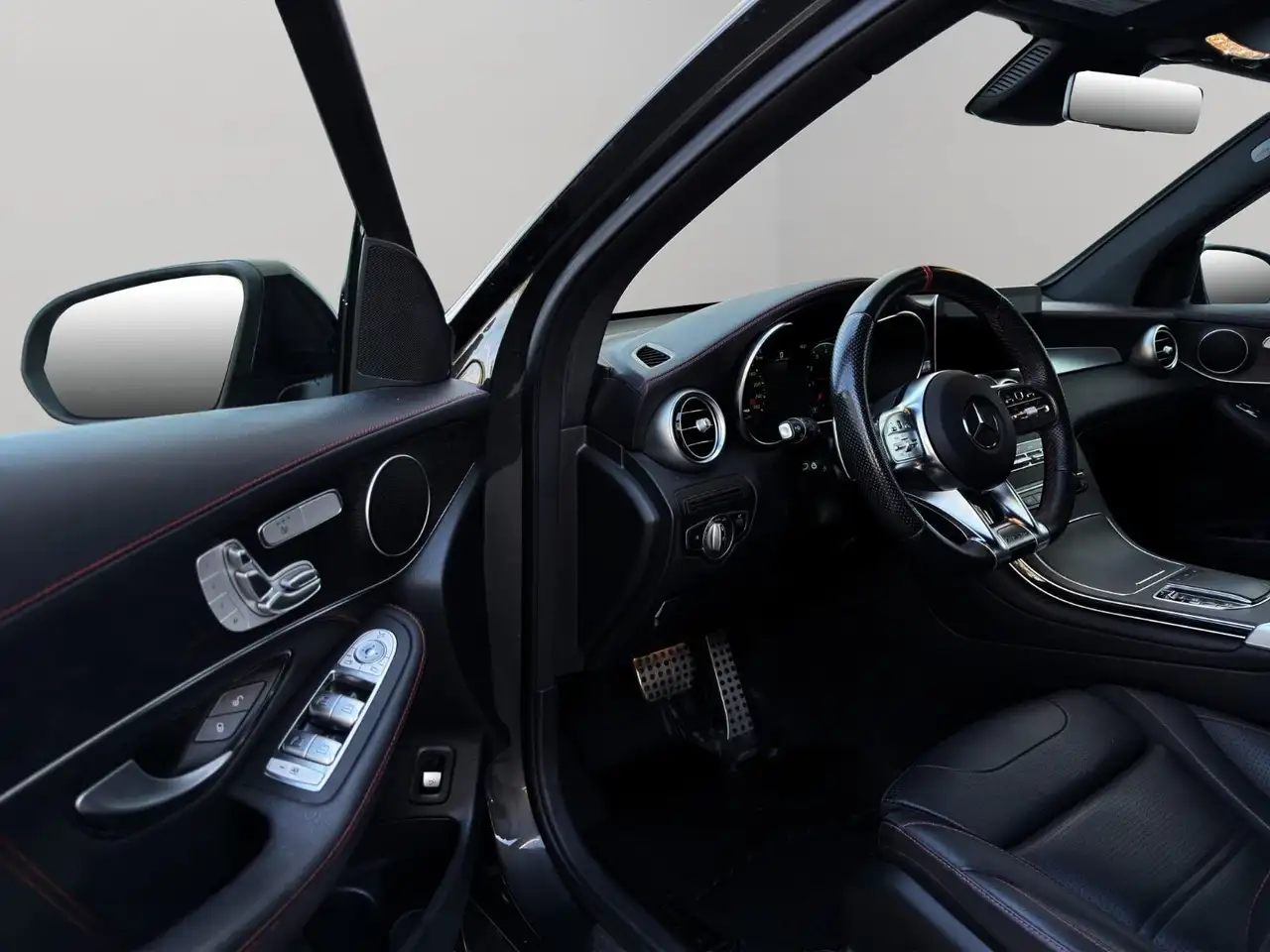 Mercedes-Benz GLC снимка Mercedes-Benz GLC