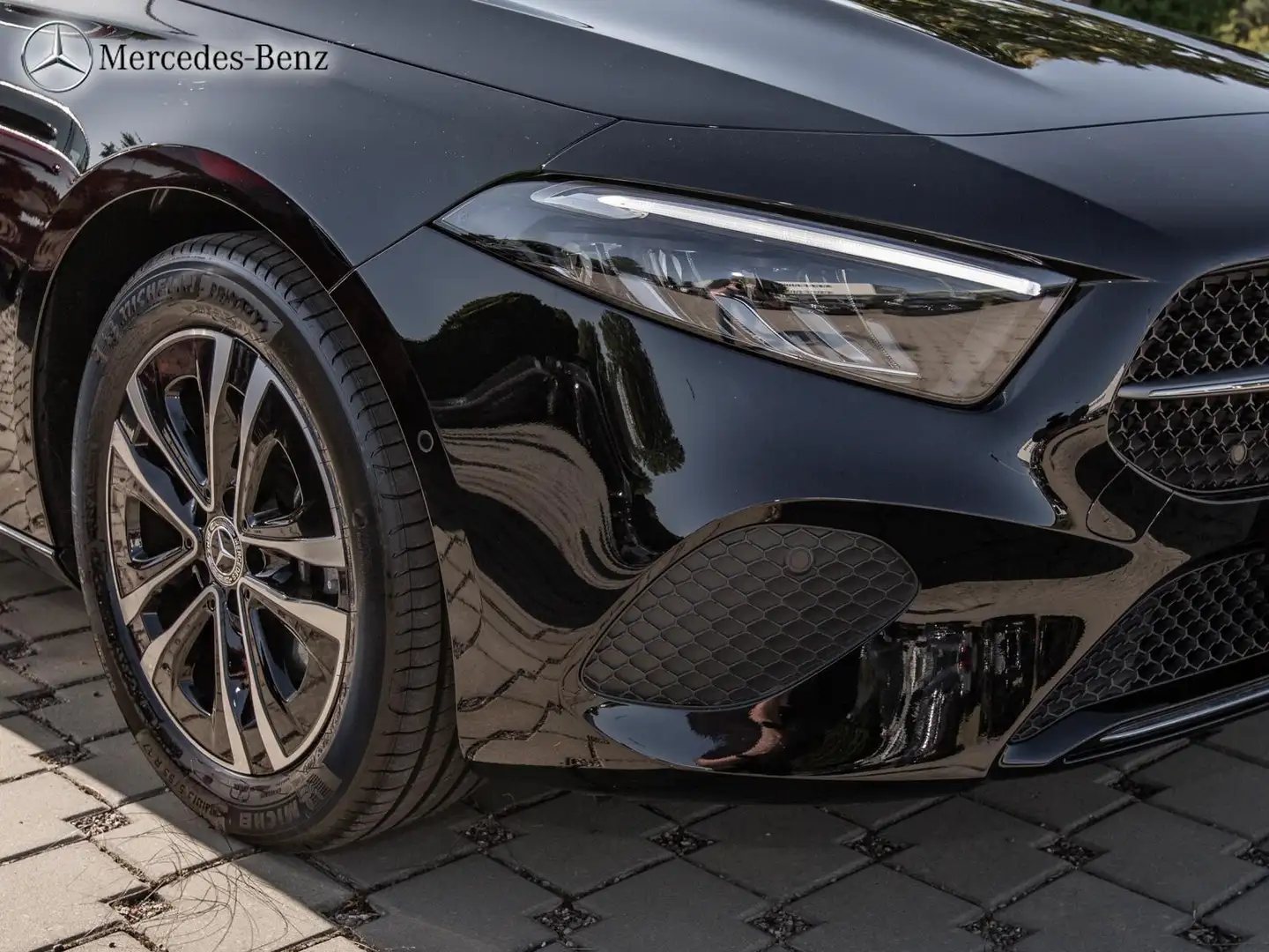 Mercedes-Benz A 200 Kompaktlimousine Progressive RüKam+MBUX Schwarz - 2