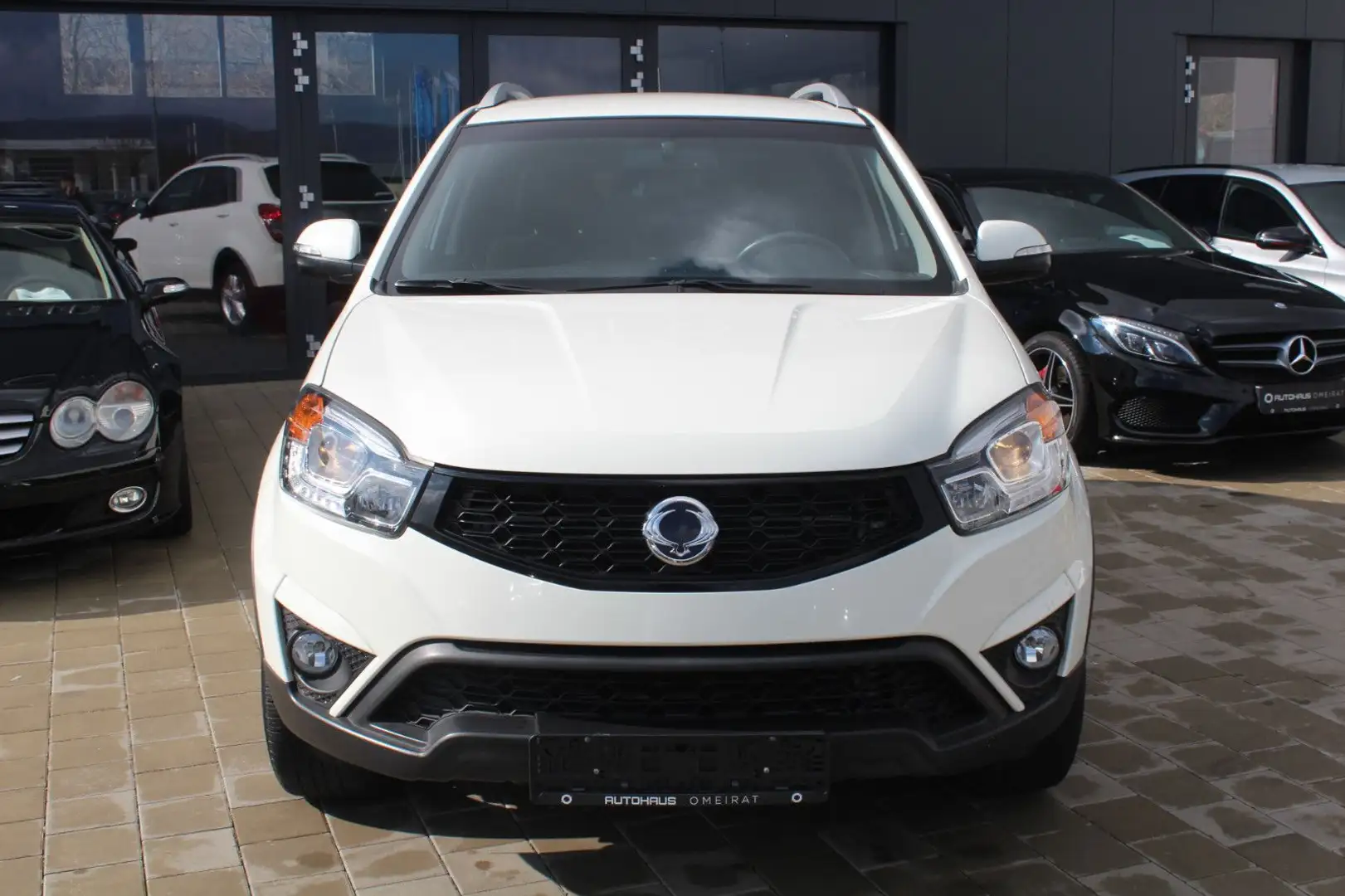 SsangYong Korando 2.0 4x4 1-Hand/Automatik/ Weiß - 2