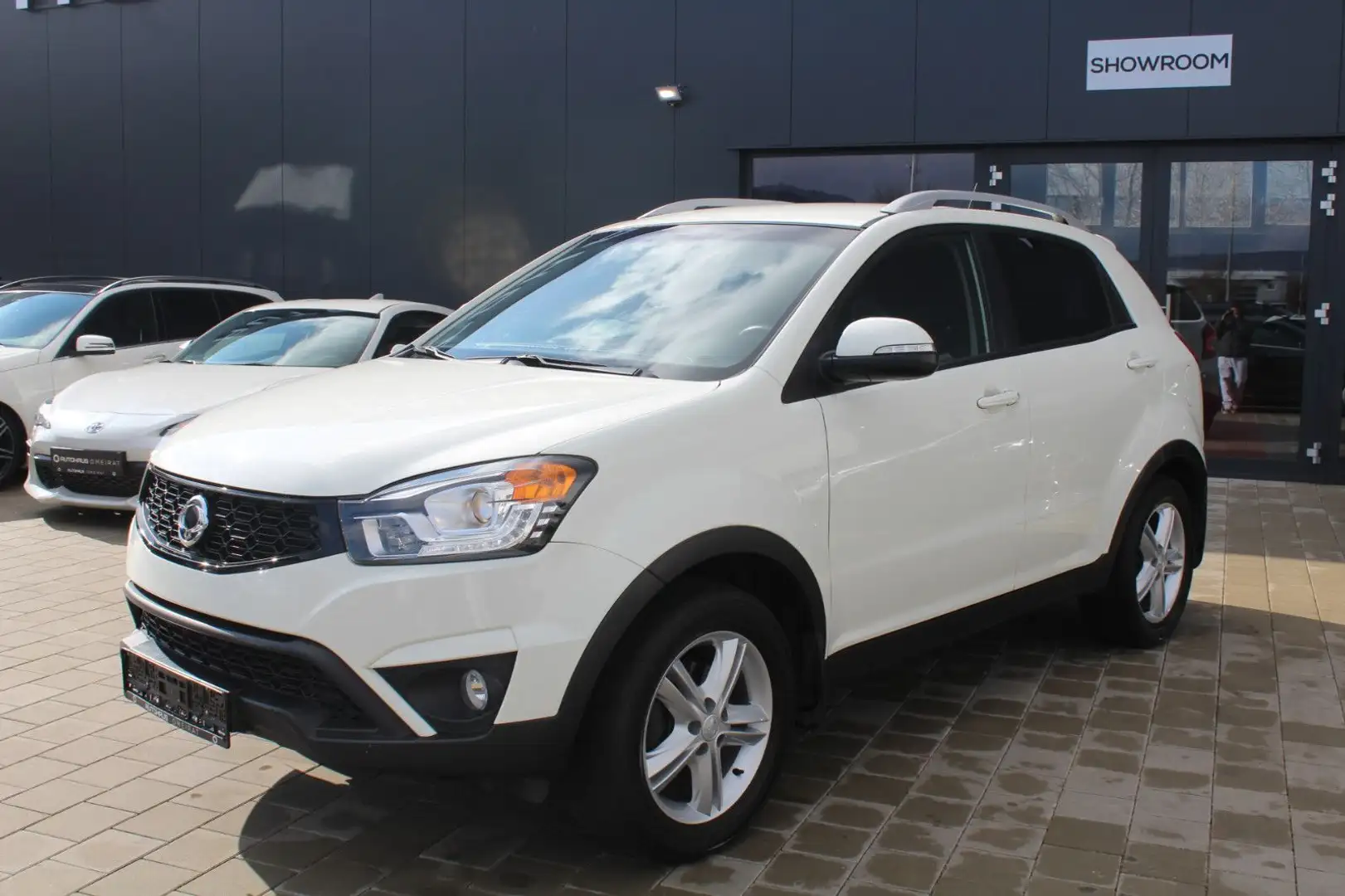SsangYong Korando 2.0 4x4 1-Hand/Automatik/ Weiß - 1