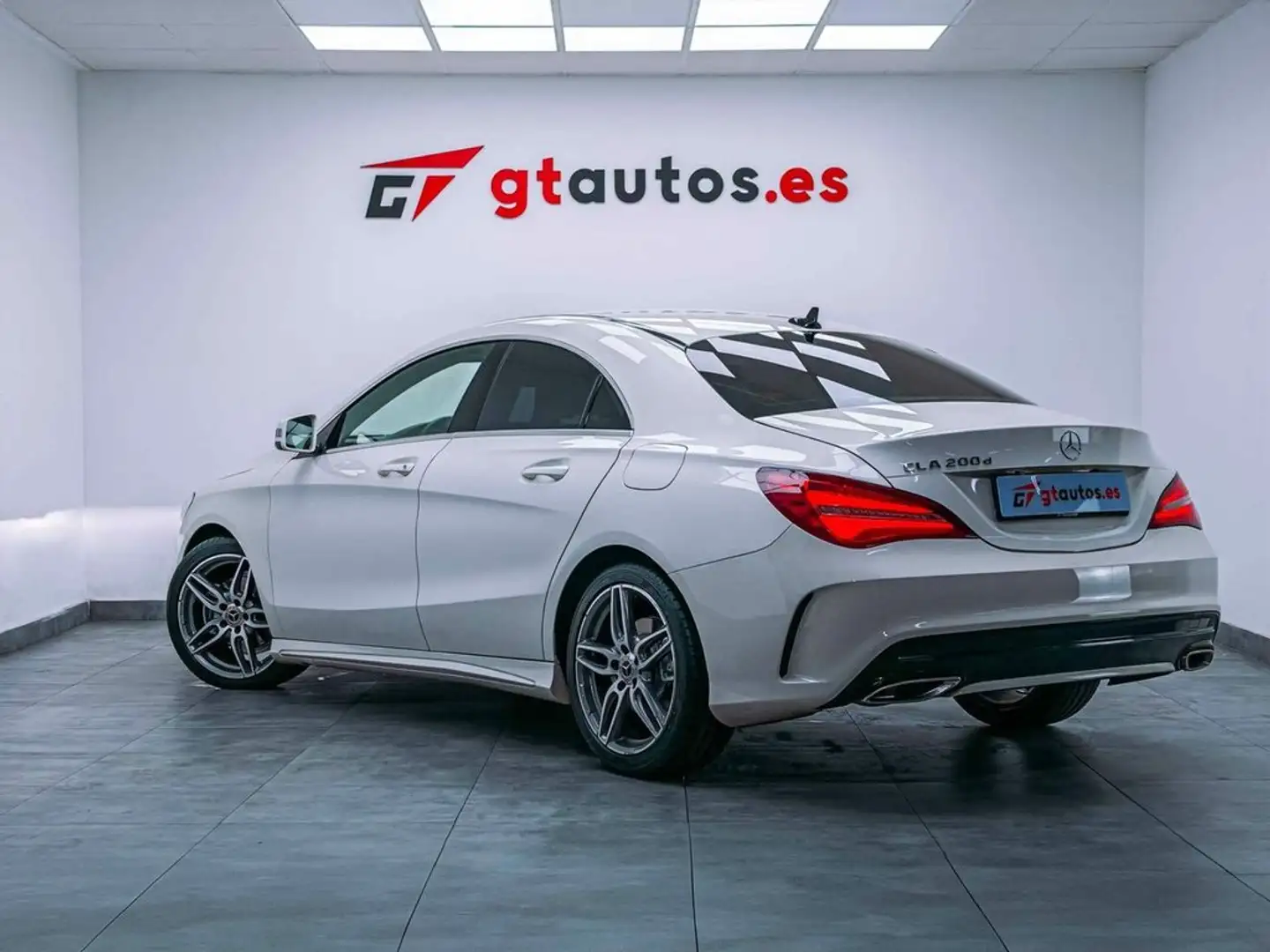 Mercedes-Benz CLA 35 AMG 200d Line 136CV Blanc - 2