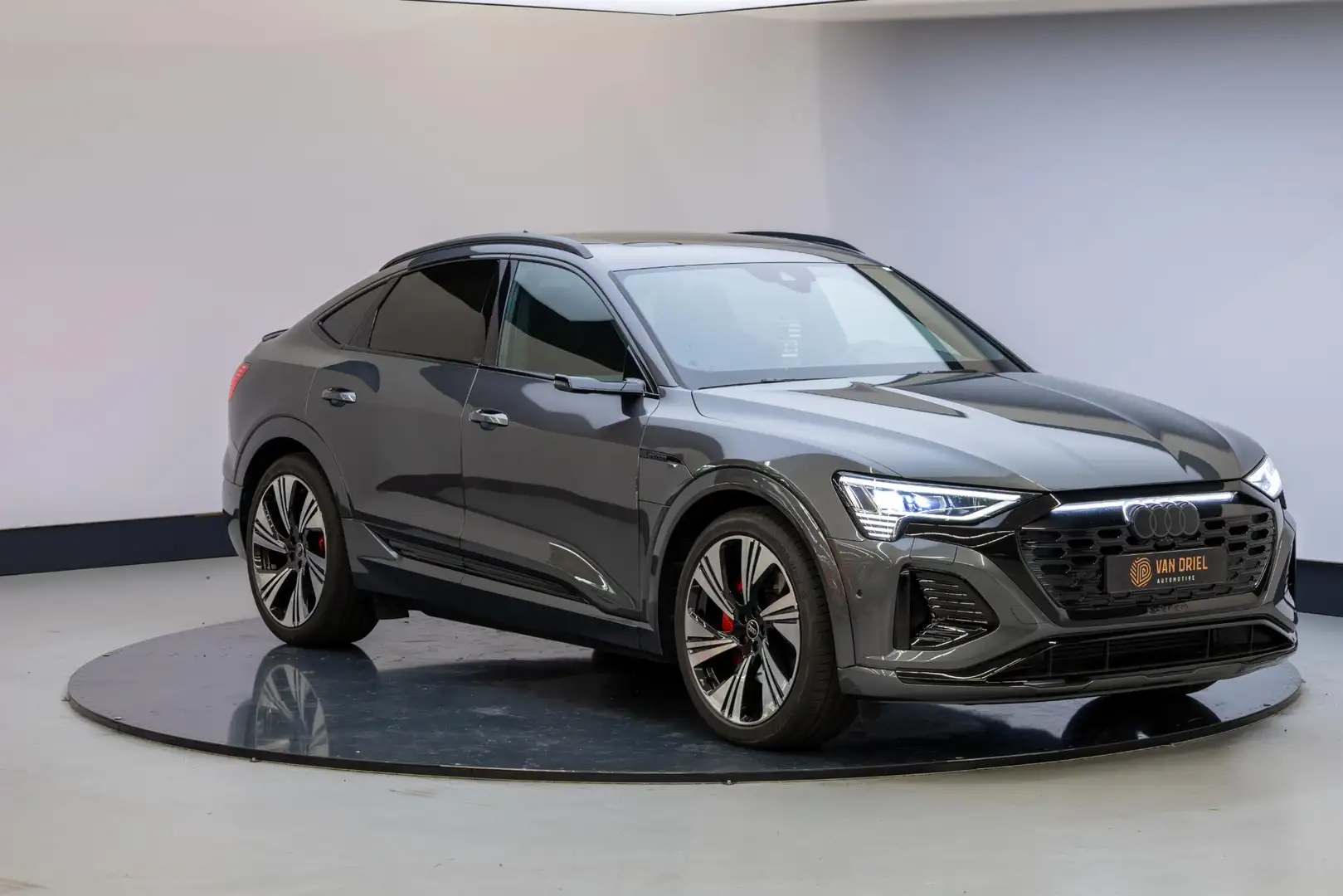 Audi Q8 e-tron Sportback 55 quattro S Edition Competition 115 kWh Grigio - 1