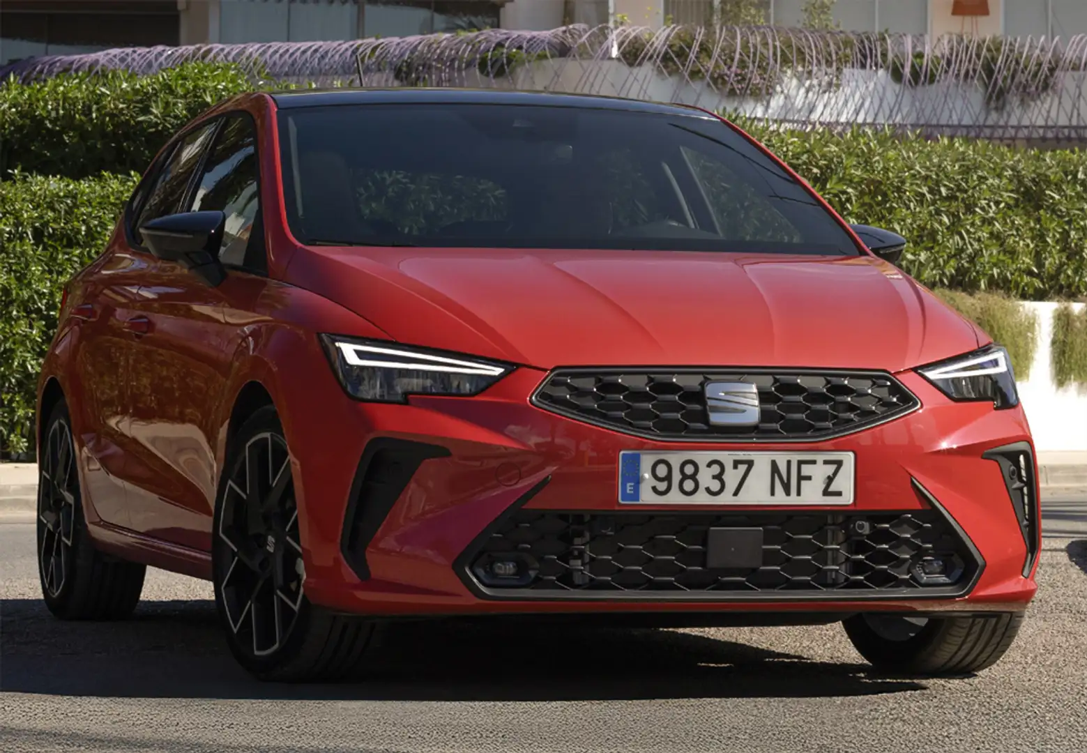 SEAT Ibiza 1.0 TSI S&S Xcellence 110 Rojo - 1