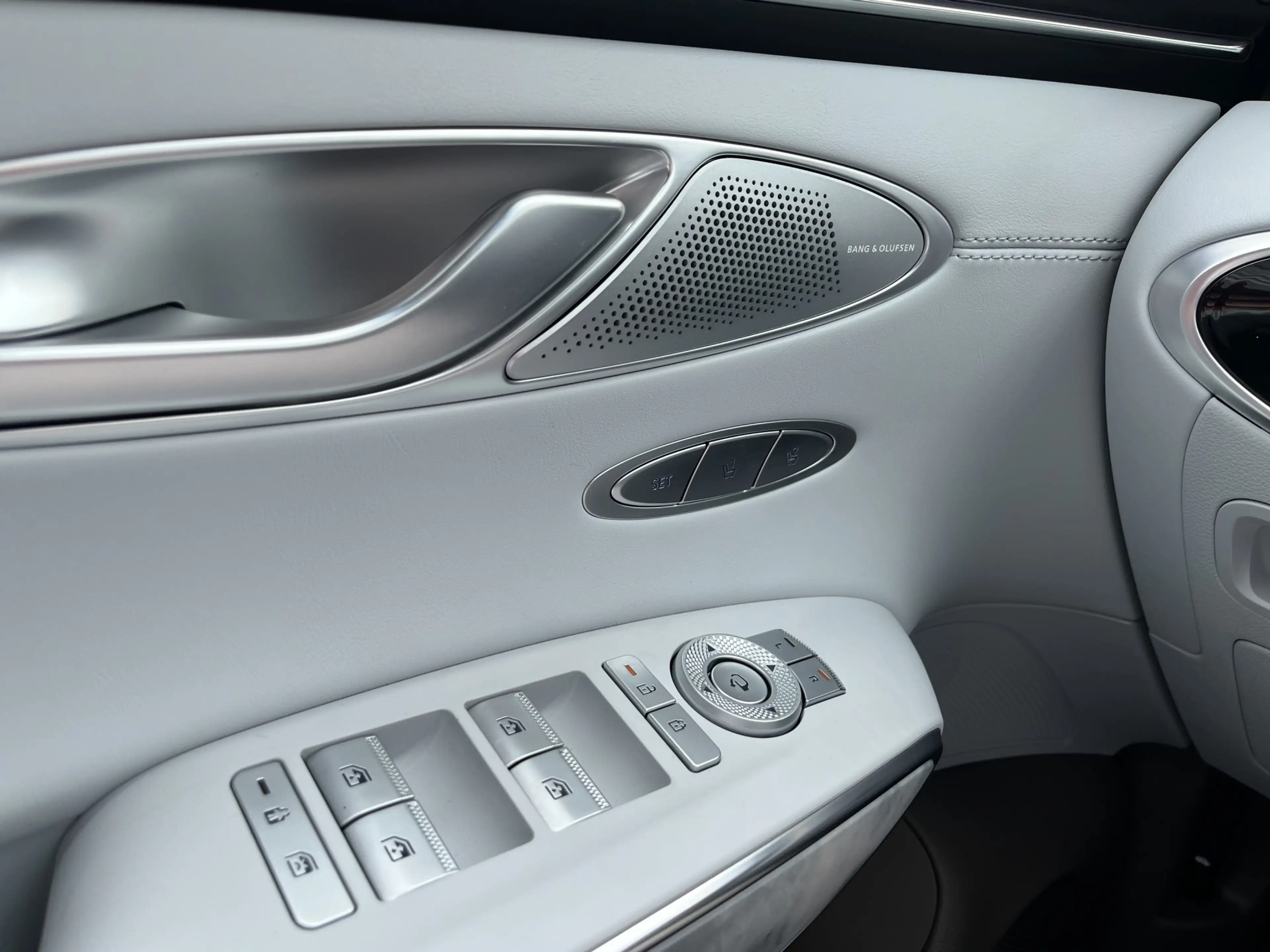Genesis GV70 84 kWh 490pk Performance AWD Premium | 10.150,- DE — photo 18