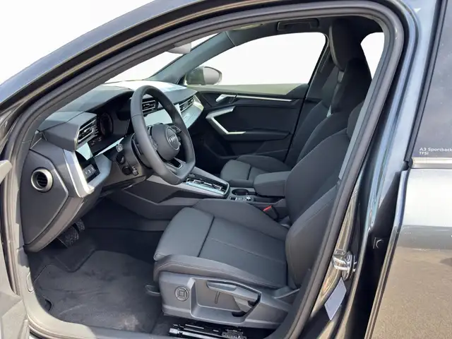 Audi A3 view 9