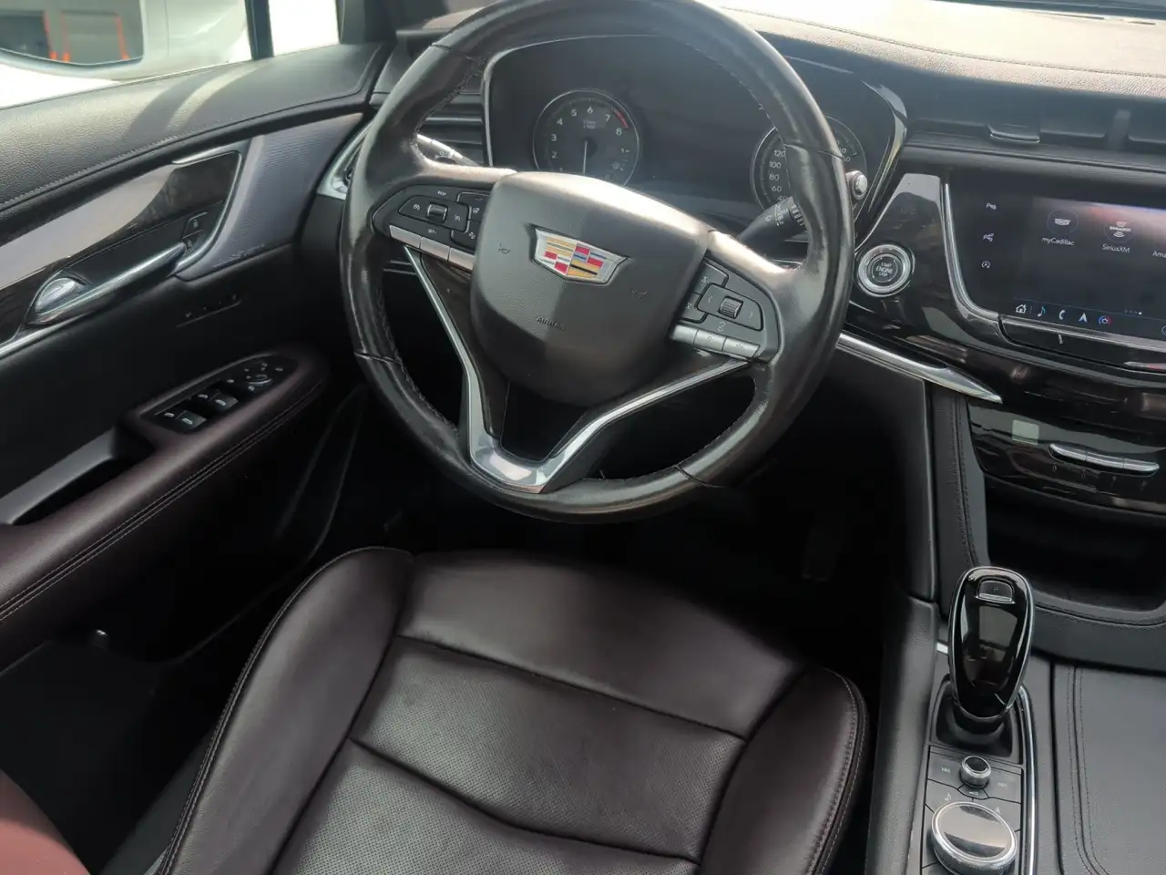 Cadillac XT6 снимка Cadillac XT6