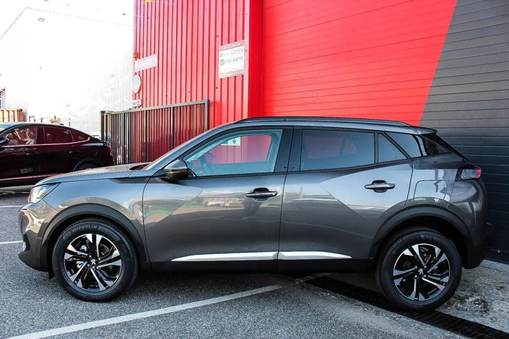 Peugeot 2008 1.5 BlueHDi S&S 110 Allure Pack Gris - 2