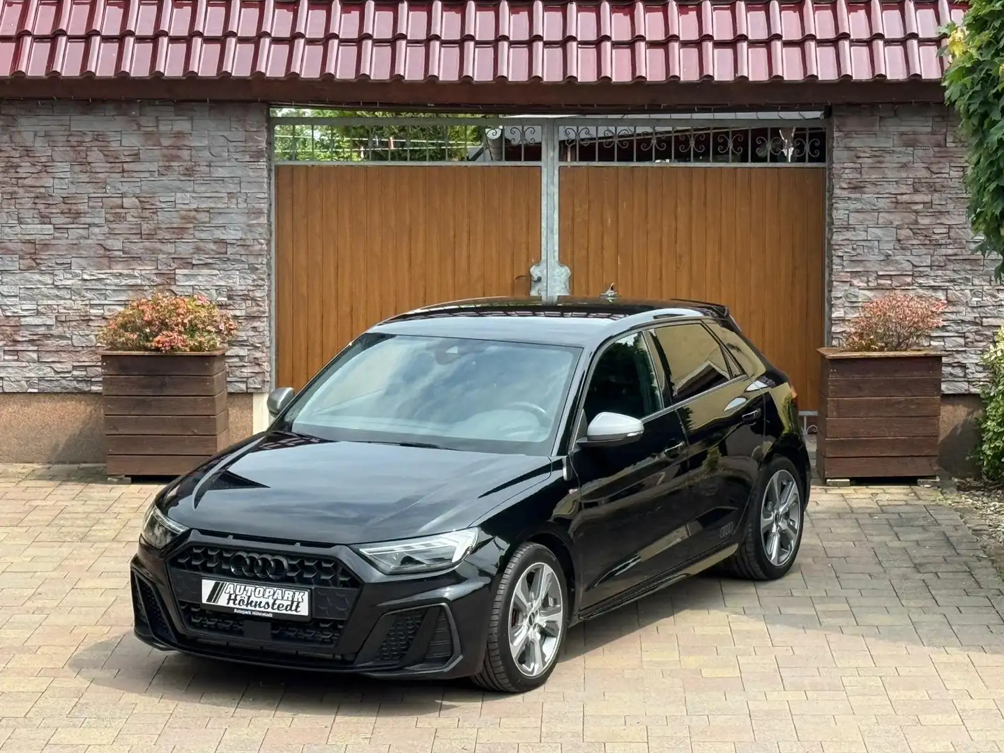 Audi A1 40 TFSI S-line* Schwarz - 1