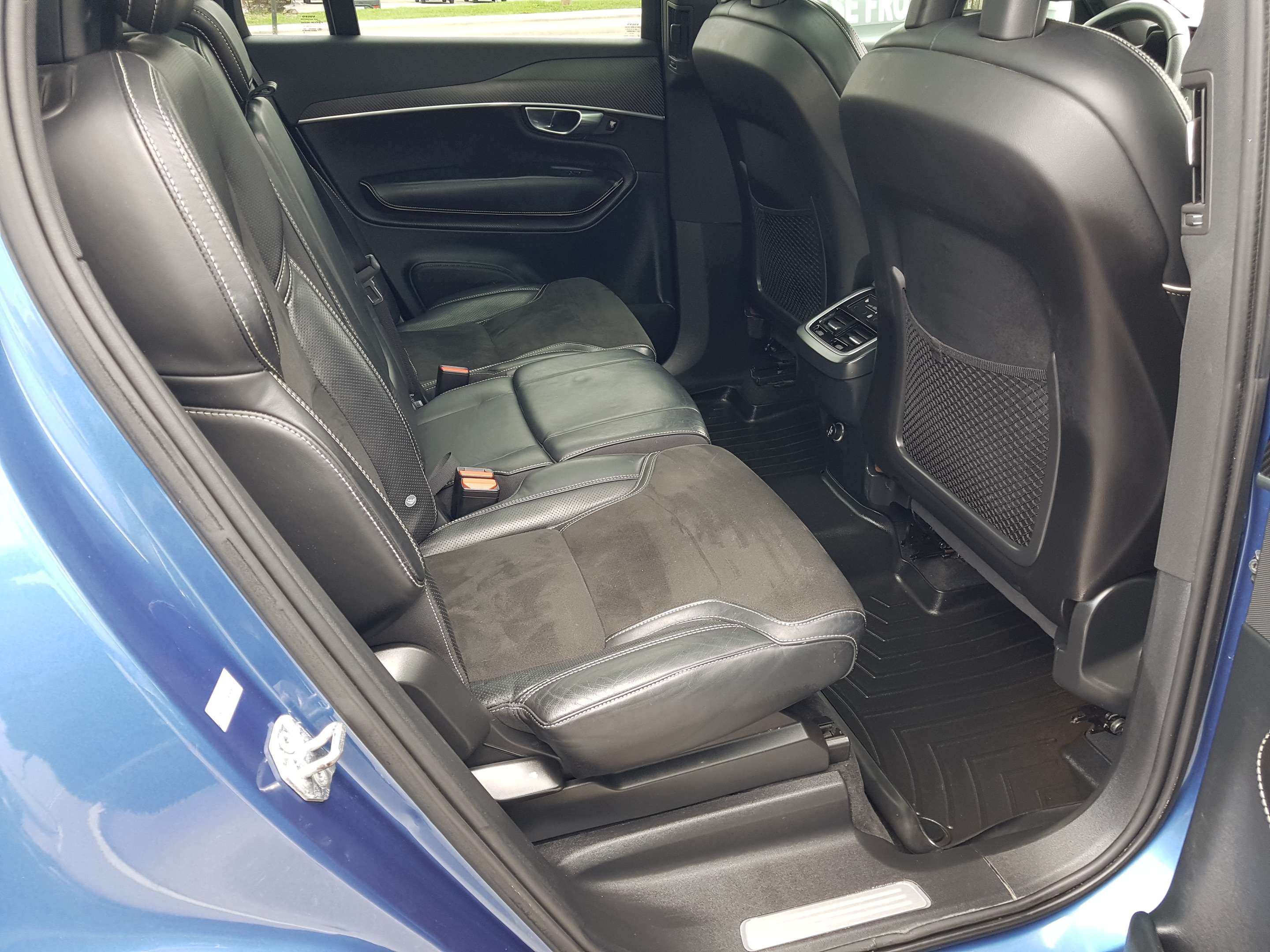 2018 Volvo XC90 T6 AWD R-Design thumb 17