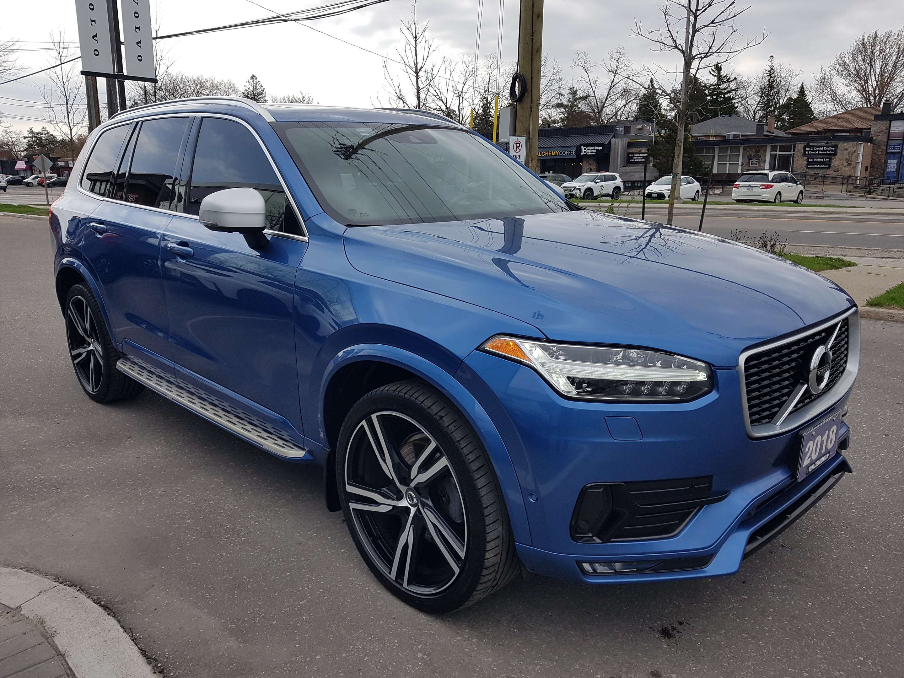 2018 Volvo XC90 T6 AWD R-Design alt 5