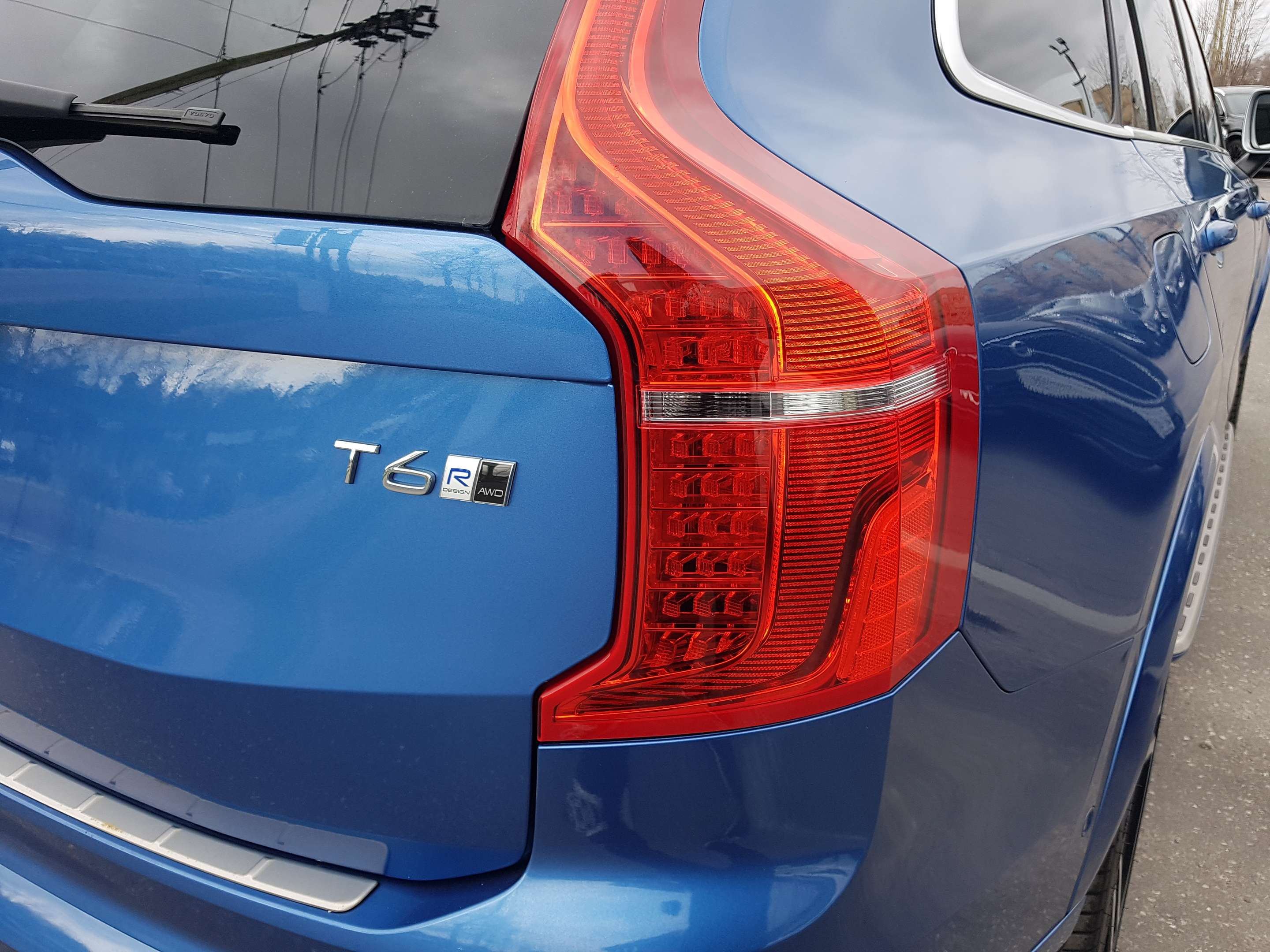 2018 Volvo XC90 T6 AWD R-Design thumb 10