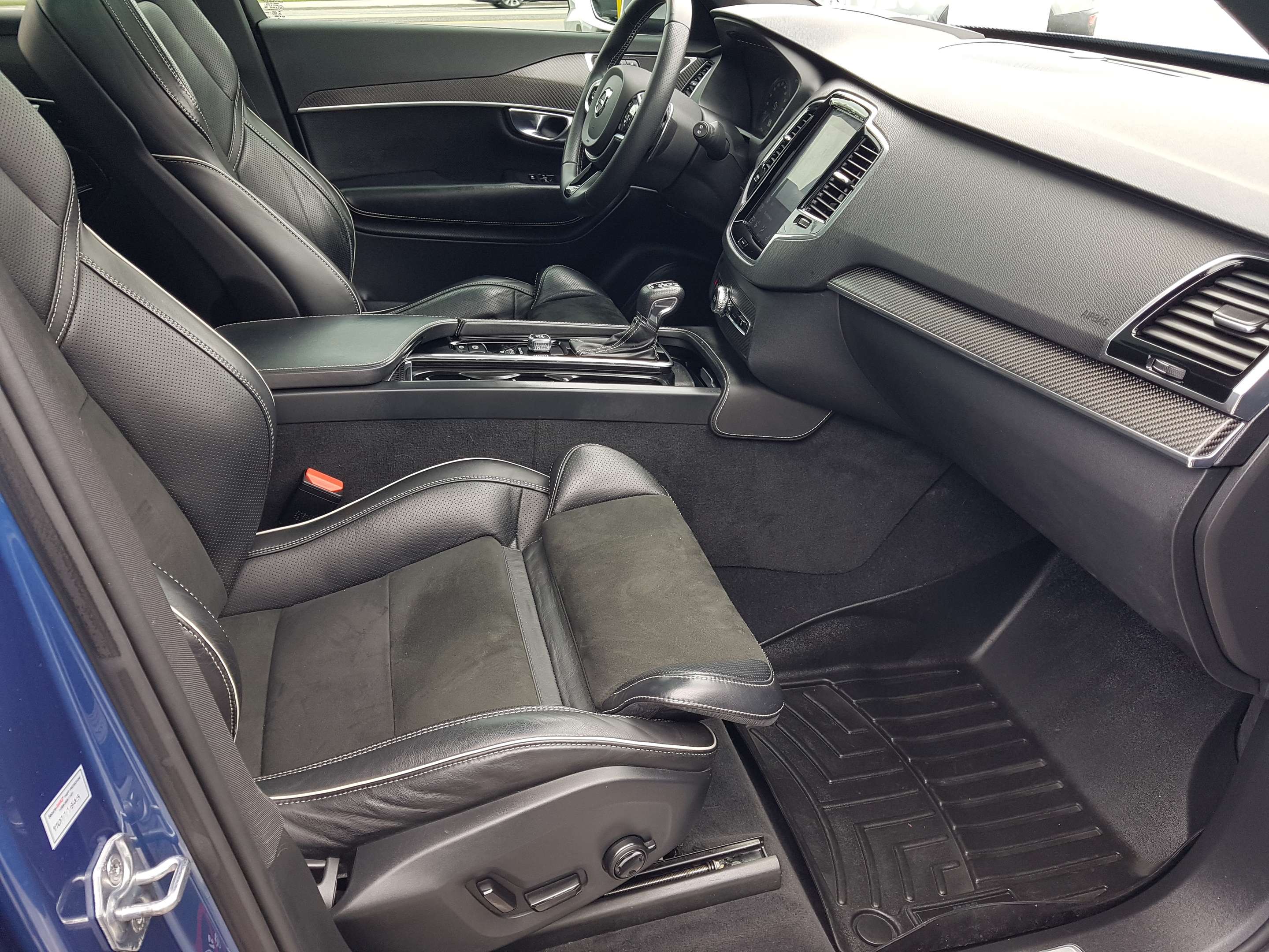 2018 Volvo XC90 T6 AWD R-Design thumb 19