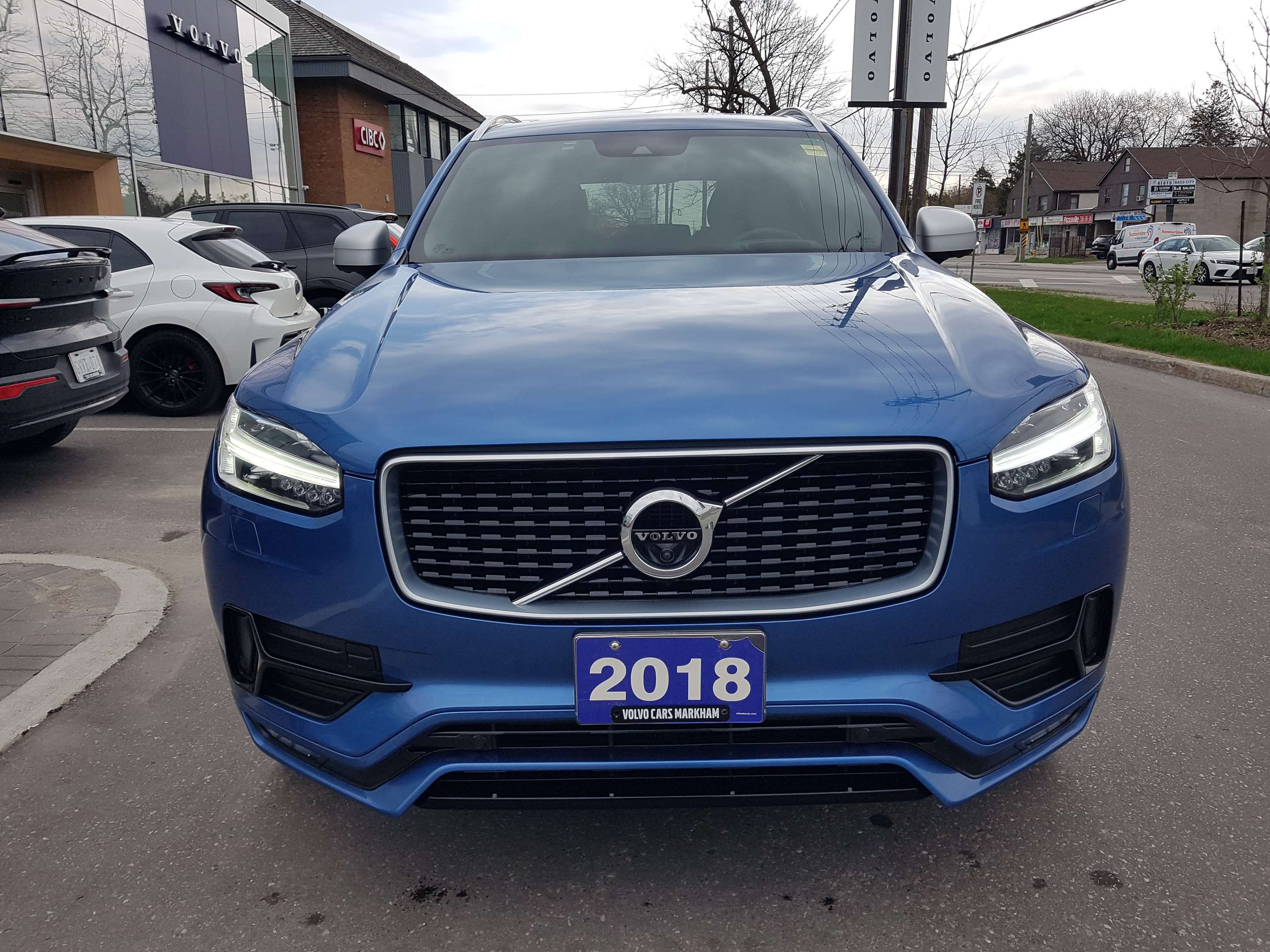 2018 Volvo XC90 T6 AWD R-Design alt 4