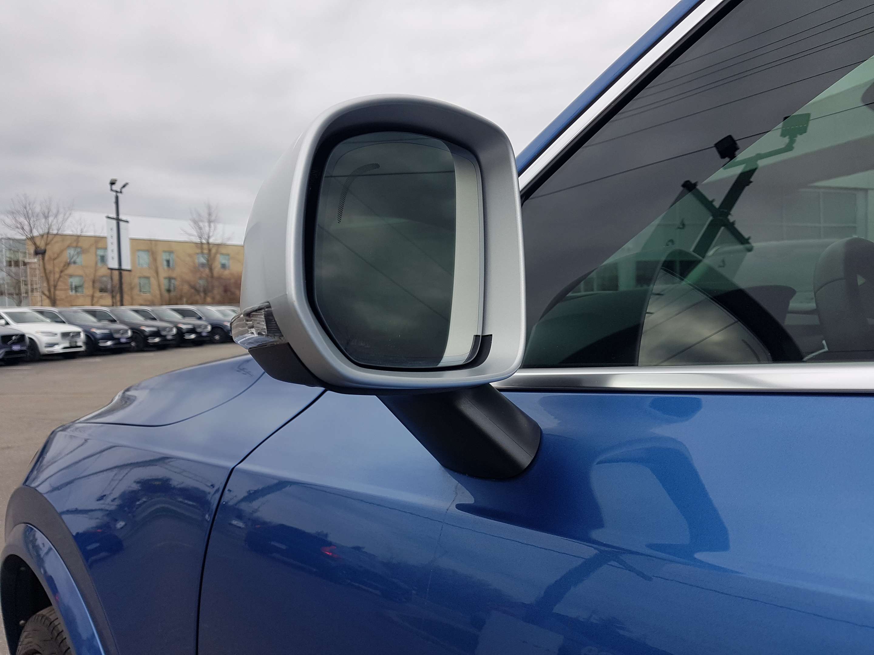 2018 Volvo XC90 T6 AWD R-Design thumb 35