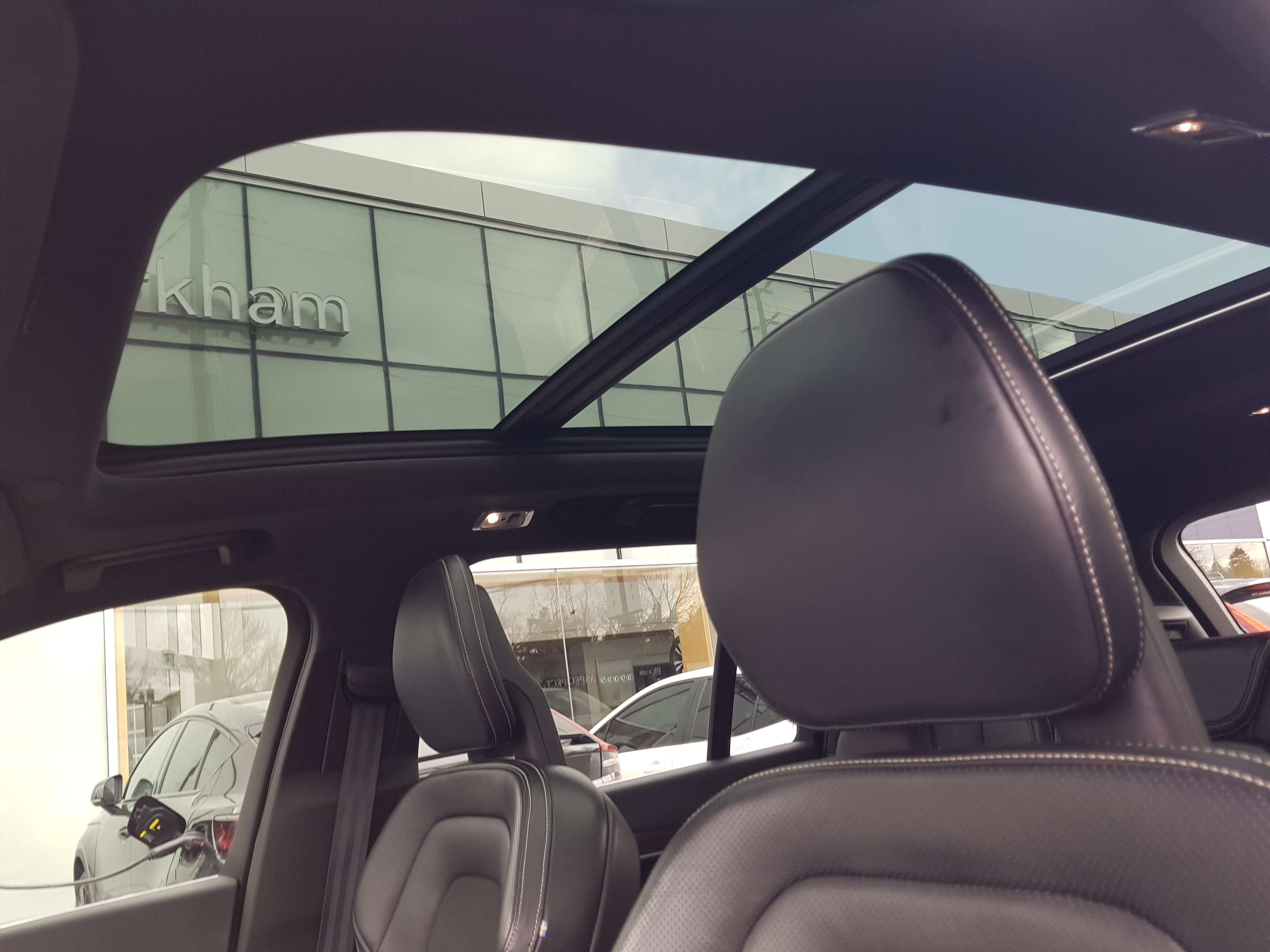 2018 Volvo XC90 T6 AWD R-Design thumb 38