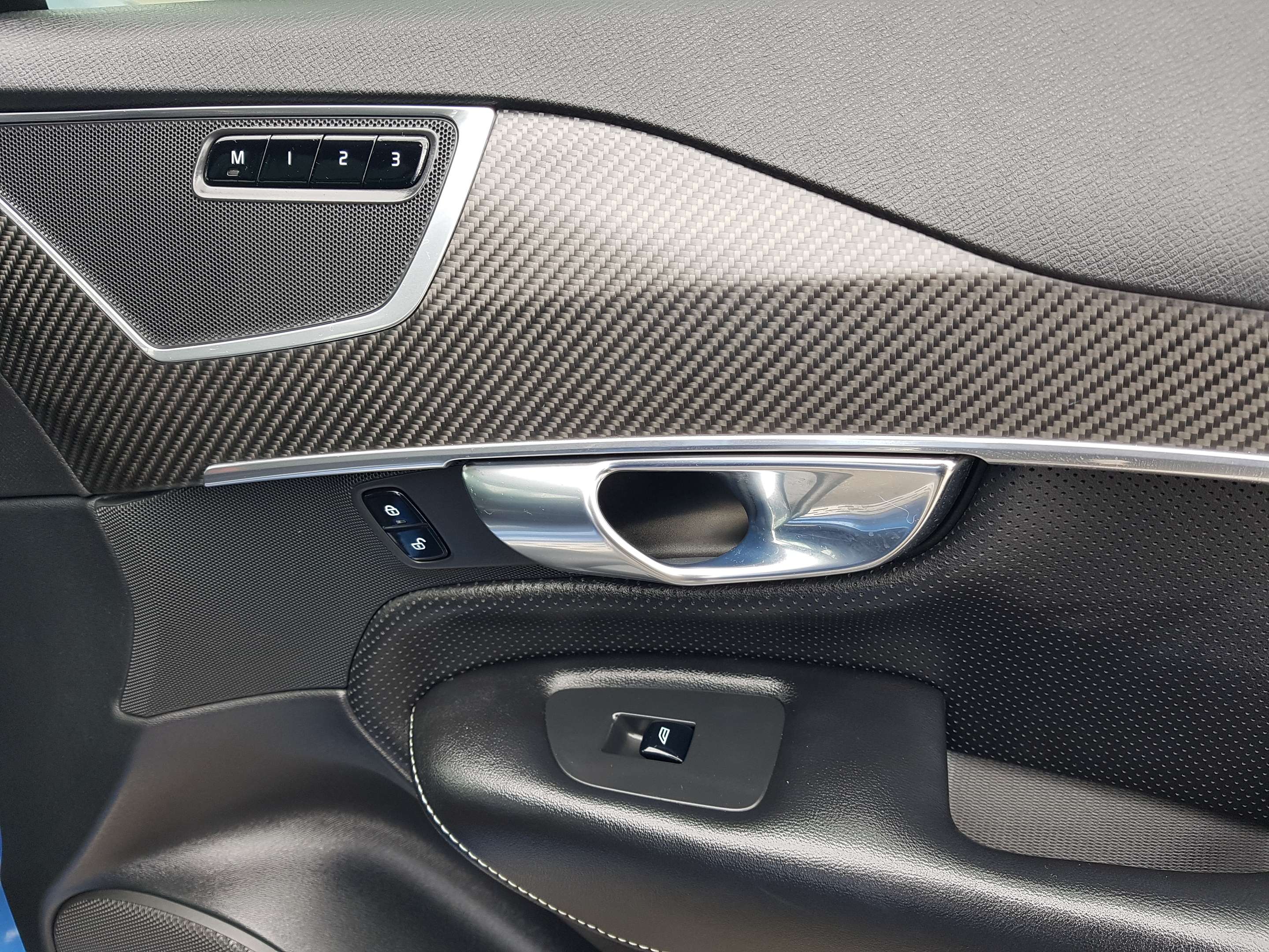 2018 Volvo XC90 T6 AWD R-Design thumb 22