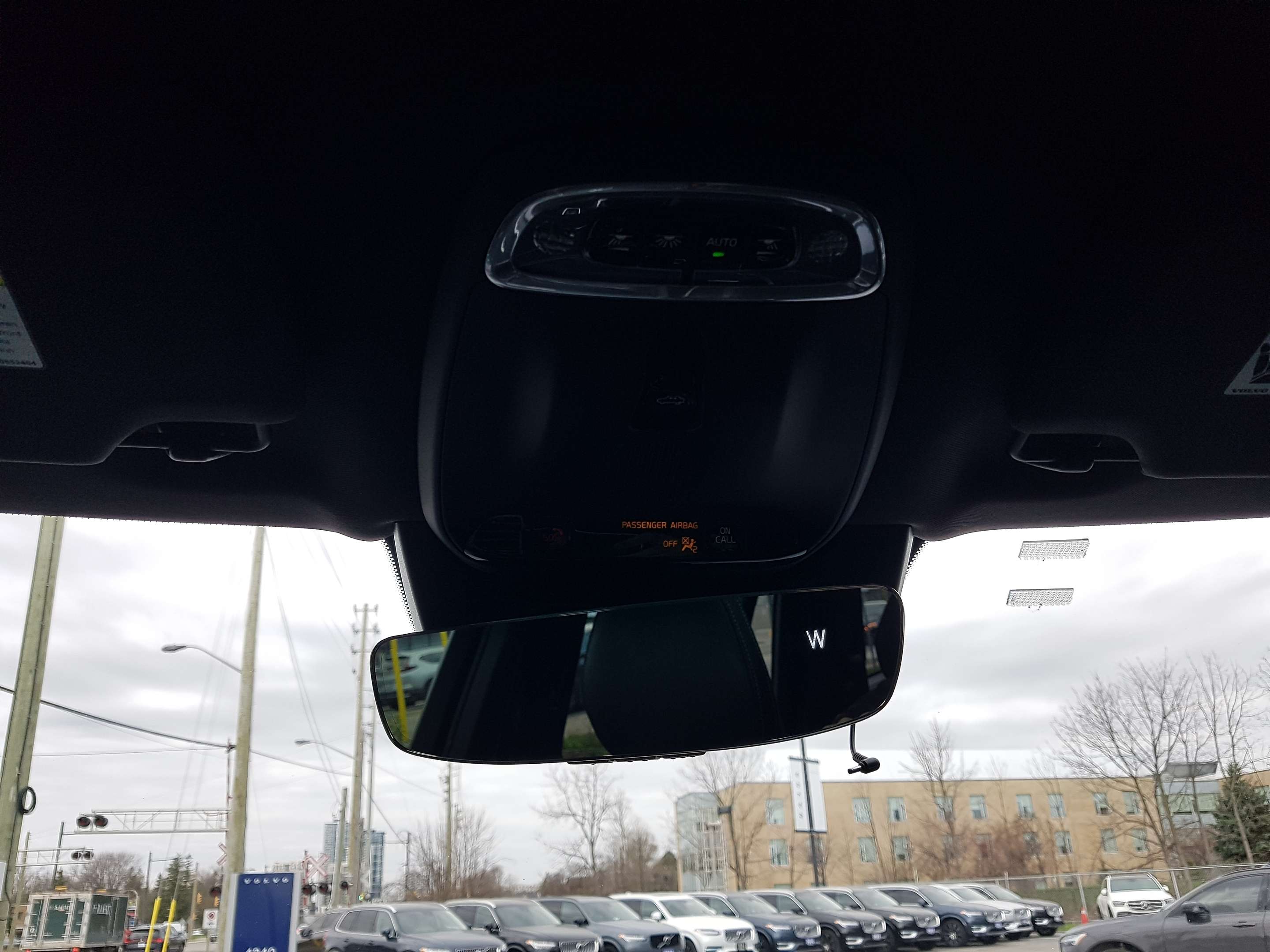 2018 Volvo XC90 T6 AWD R-Design thumb 26