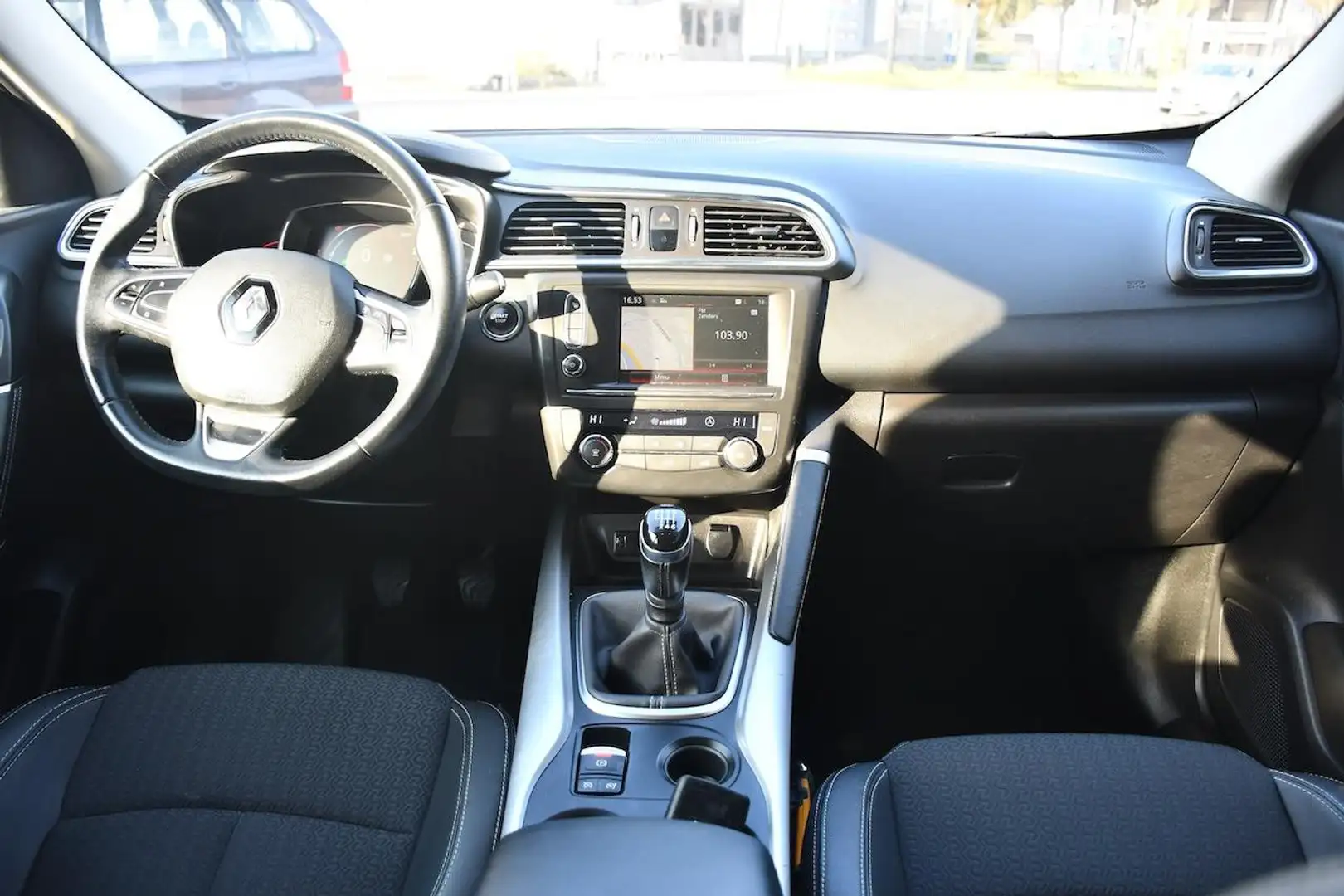 Renault Kadjar 1.2 TCe Intens Clima|Cruise|NAVI|Camera|Trekhaak Zwart - 2