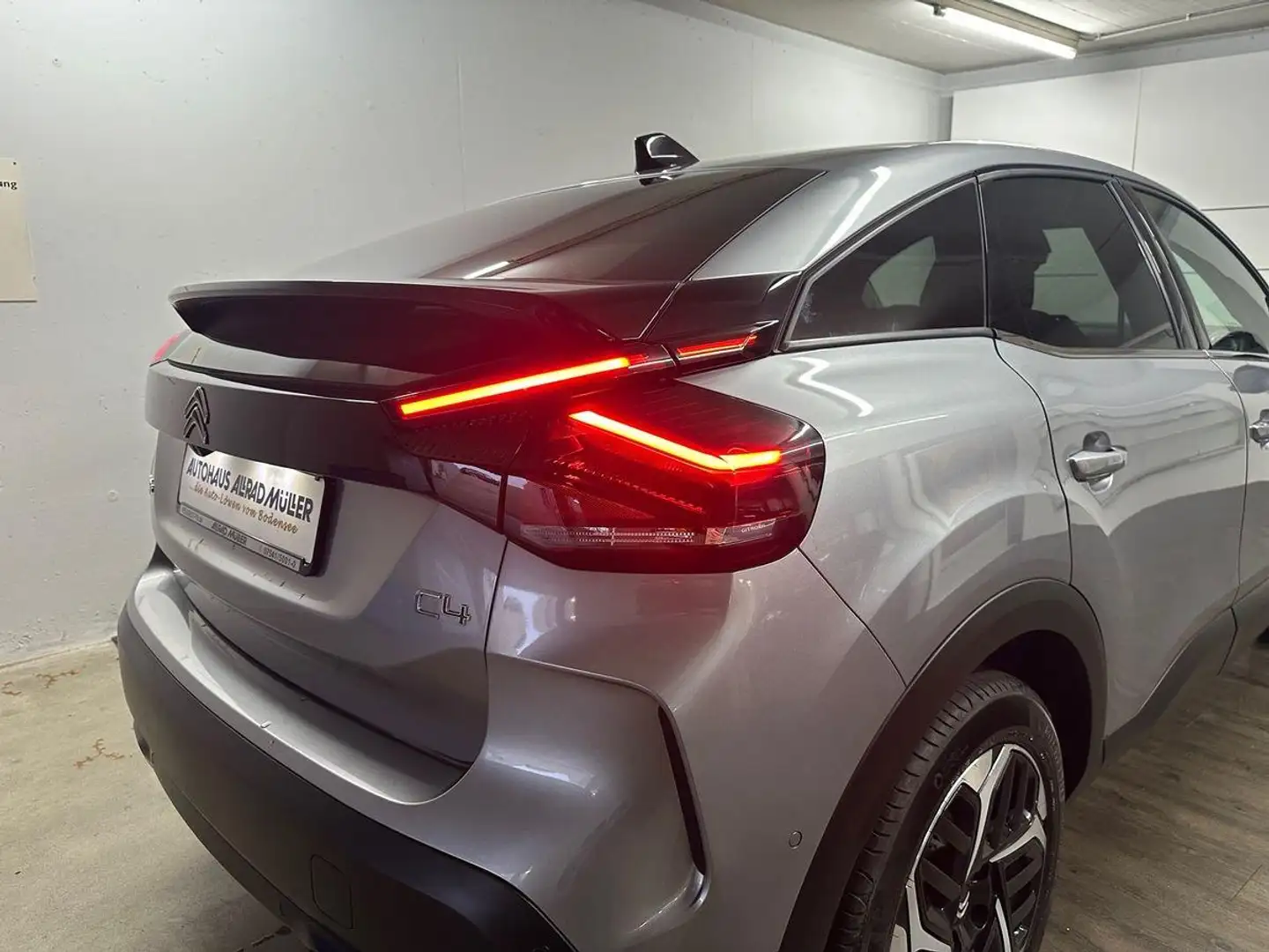 Citroen C4 1.2 PT 130 MAX+PANO+Navi+360°+HeadUP+LED Grau - 2