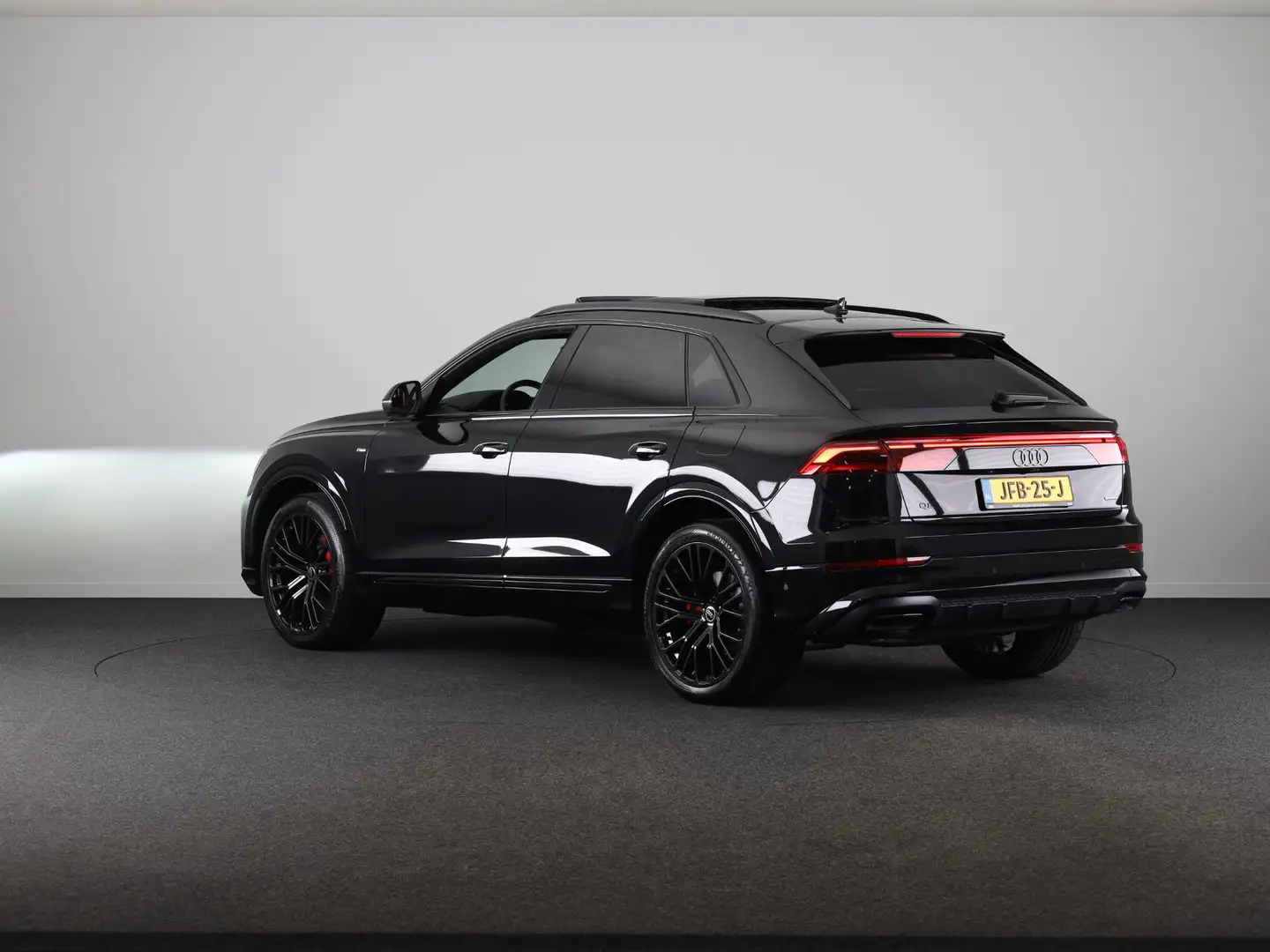 Audi Q8 55 TFSI e quattro Pro Line S 394pk | Panoramadak | Noir - 2