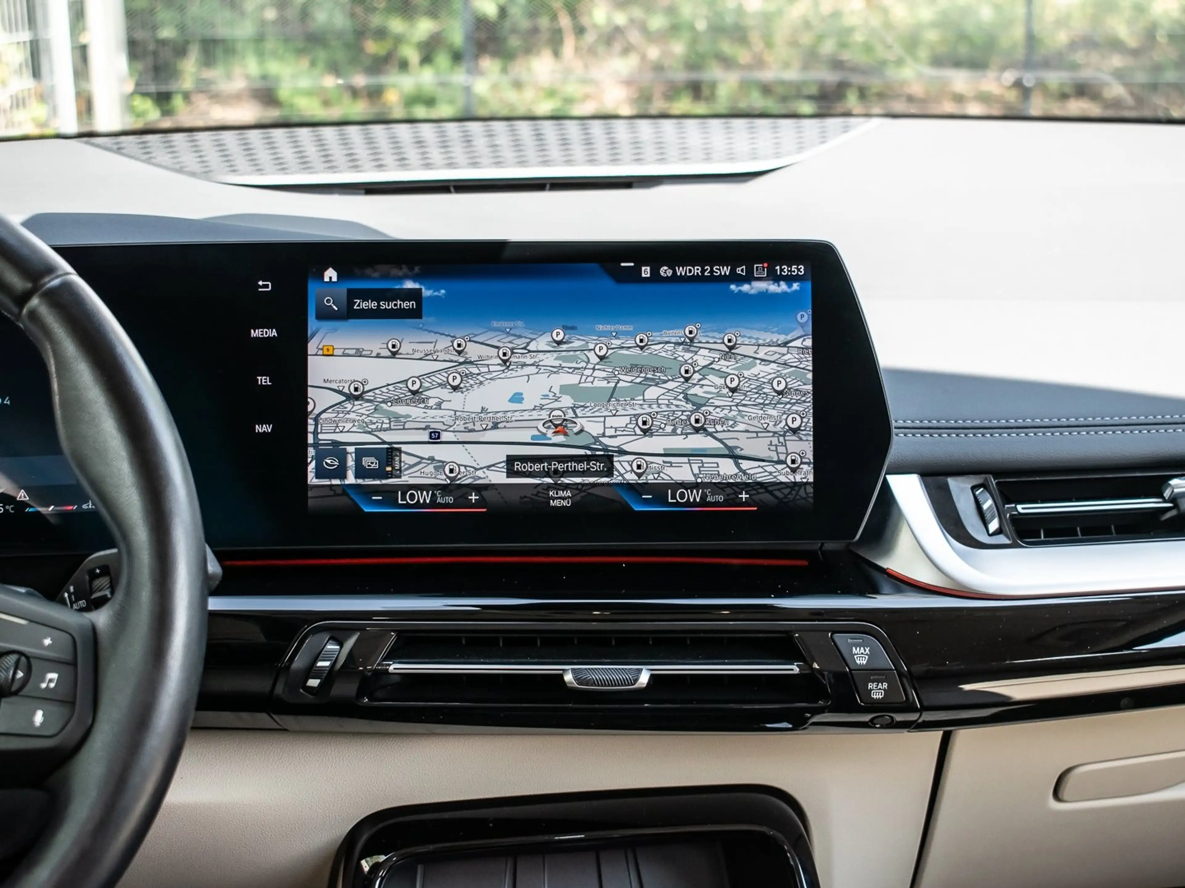 BMW 223 i LED DA KZG SHZ PDC NAVI APPLE CARPLAY — photo 11