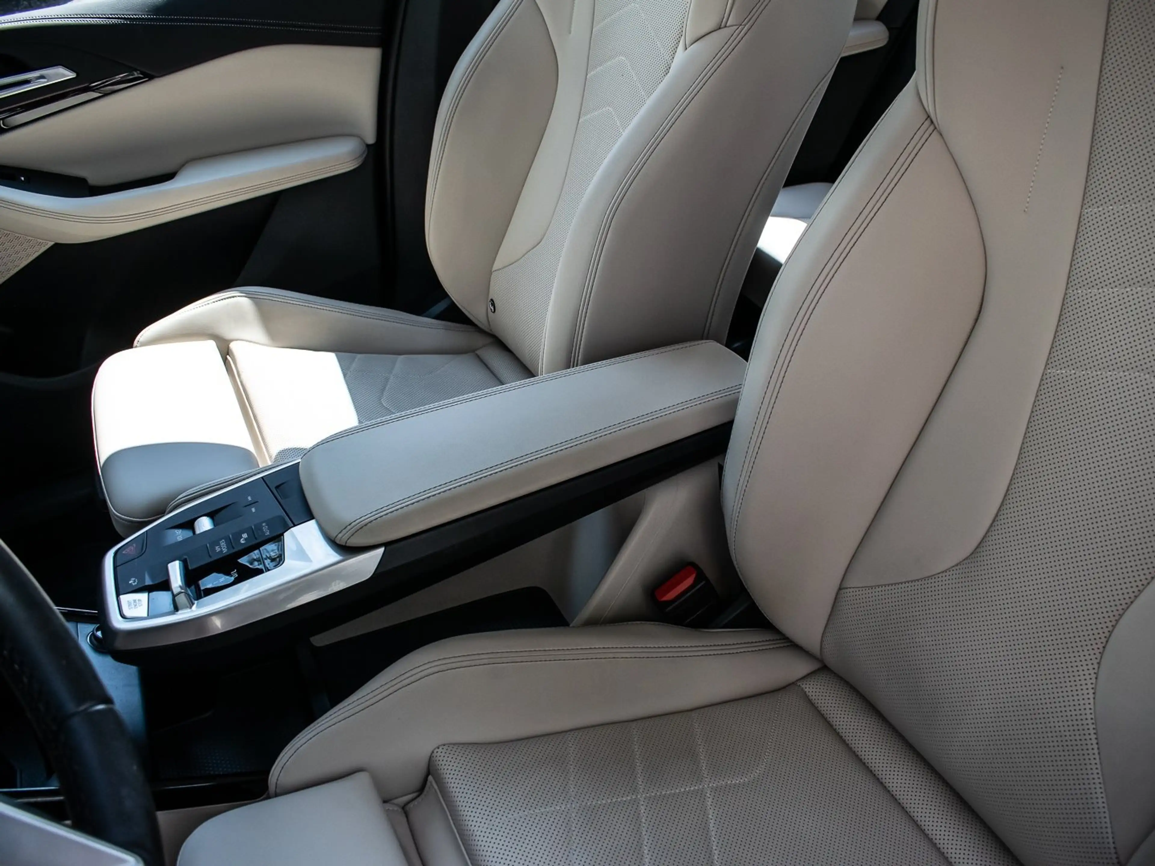 BMW 223 i LED DA KZG SHZ PDC NAVI APPLE CARPLAY — photo 14