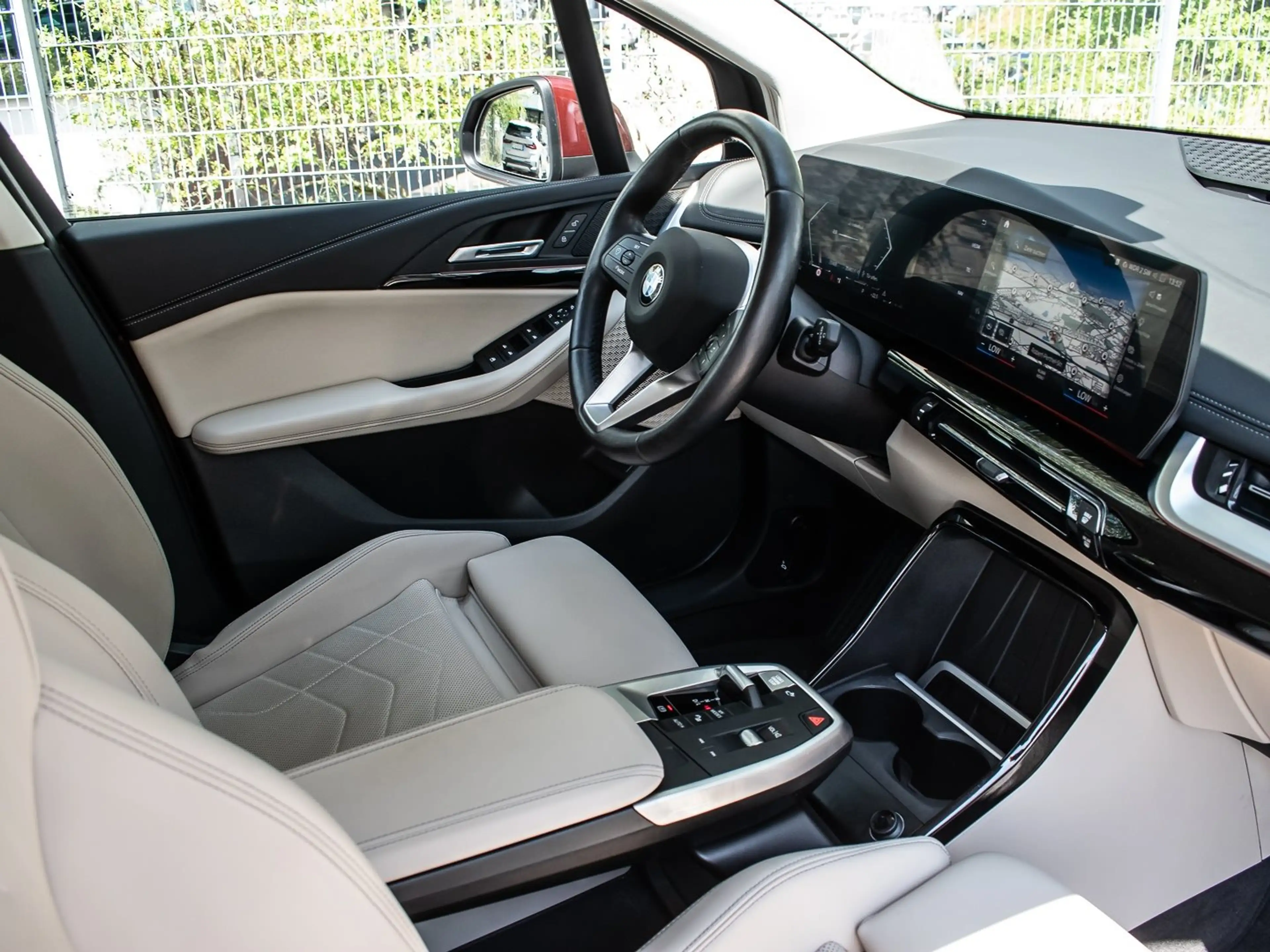 BMW 223 i LED DA KZG SHZ PDC NAVI APPLE CARPLAY — photo 7
