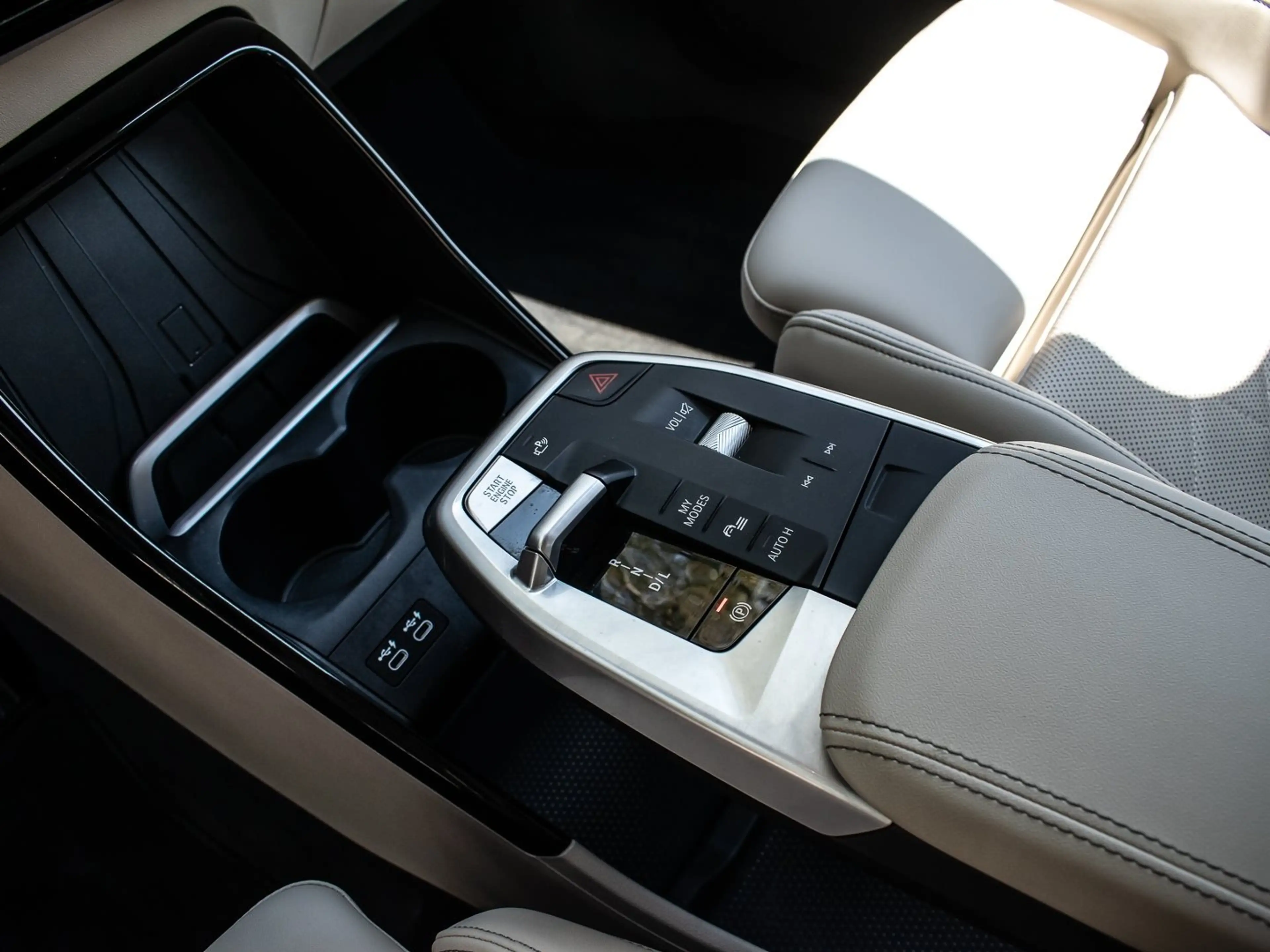 BMW 223 i LED DA KZG SHZ PDC NAVI APPLE CARPLAY — photo 13