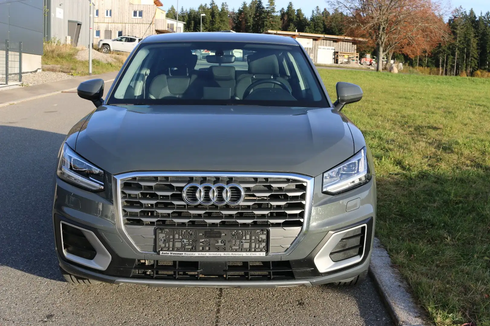 Audi Q2 35 TDI sport Gris - 1