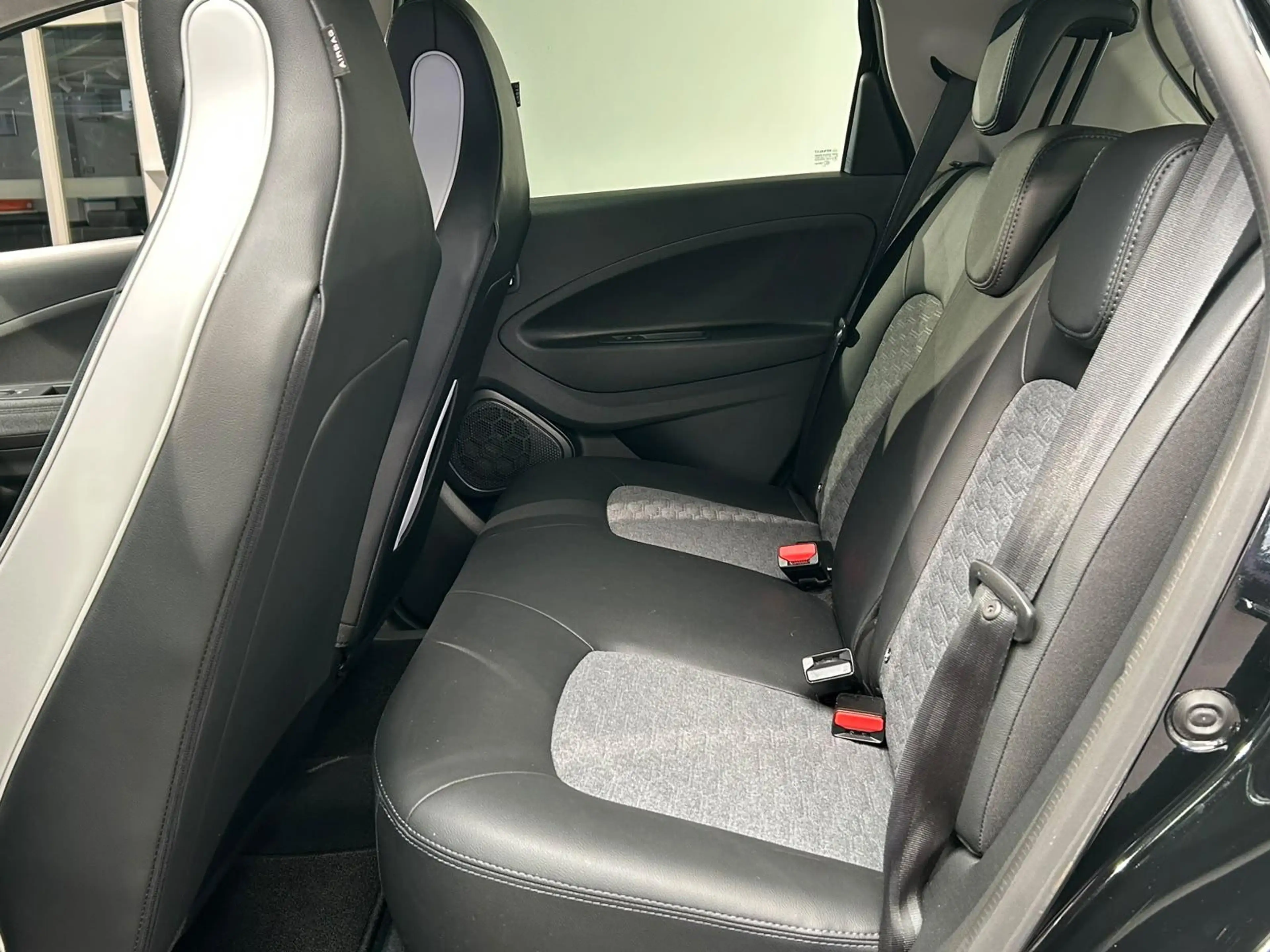 Renault ZOE R135 Intens 52 kWh | Navigatie | Camera | Blind sp — photo 5