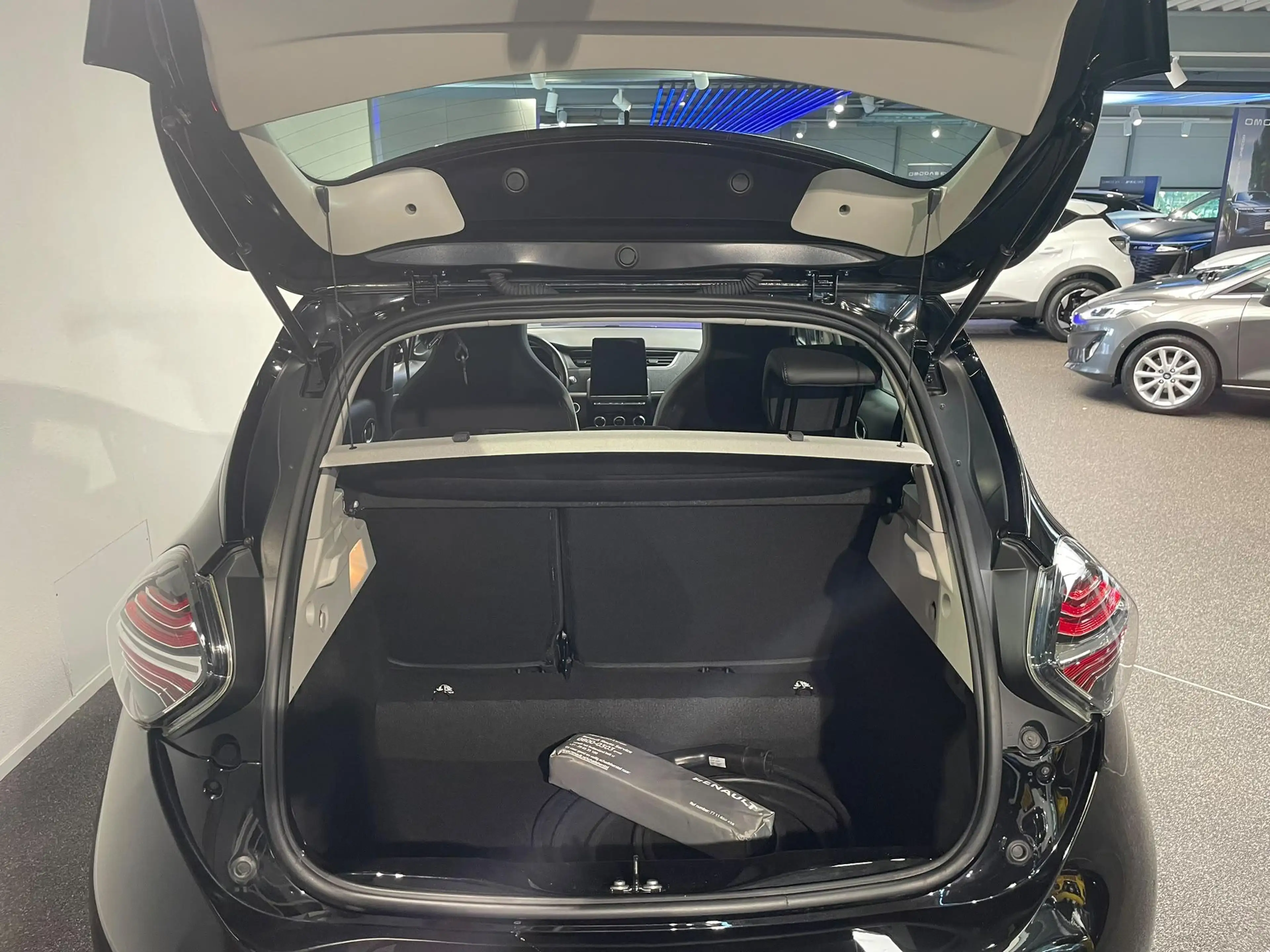 Renault ZOE R135 Intens 52 kWh | Navigatie | Camera | Blind sp — photo 6