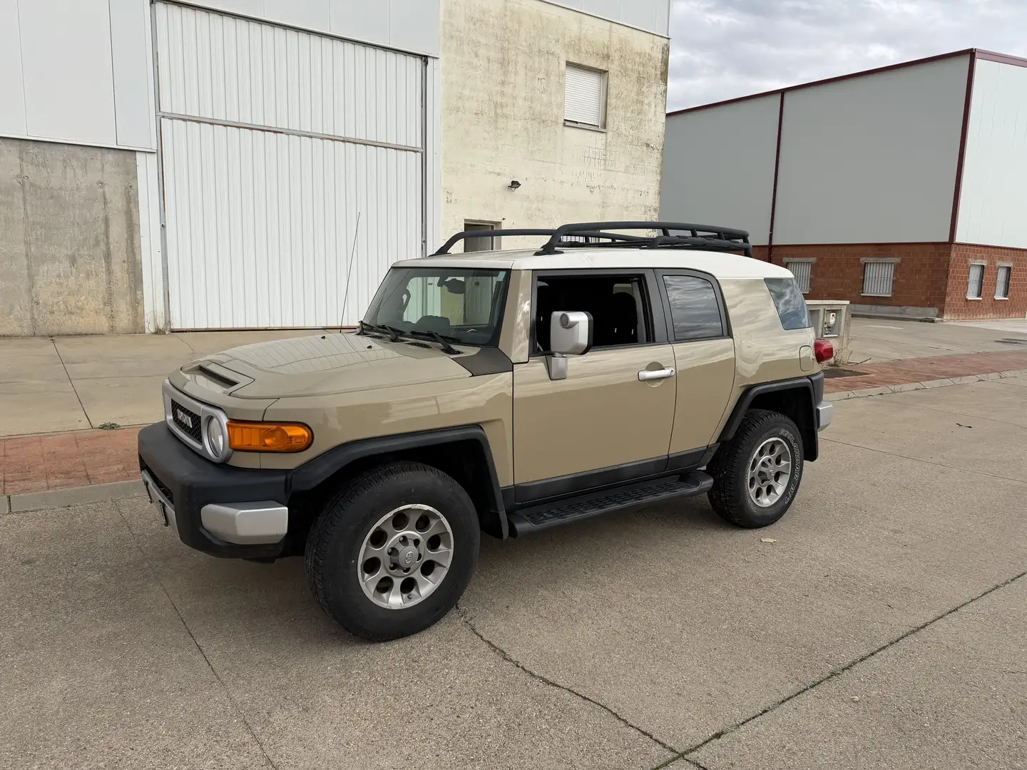 Toyota FJ Cruiser - 1