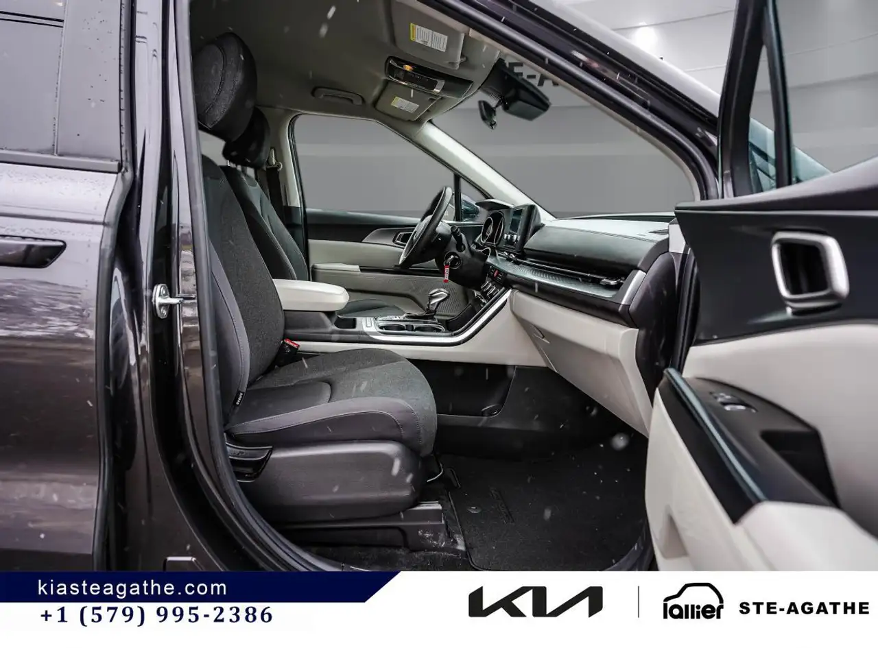 Kia Carnival снимка Kia Carnival