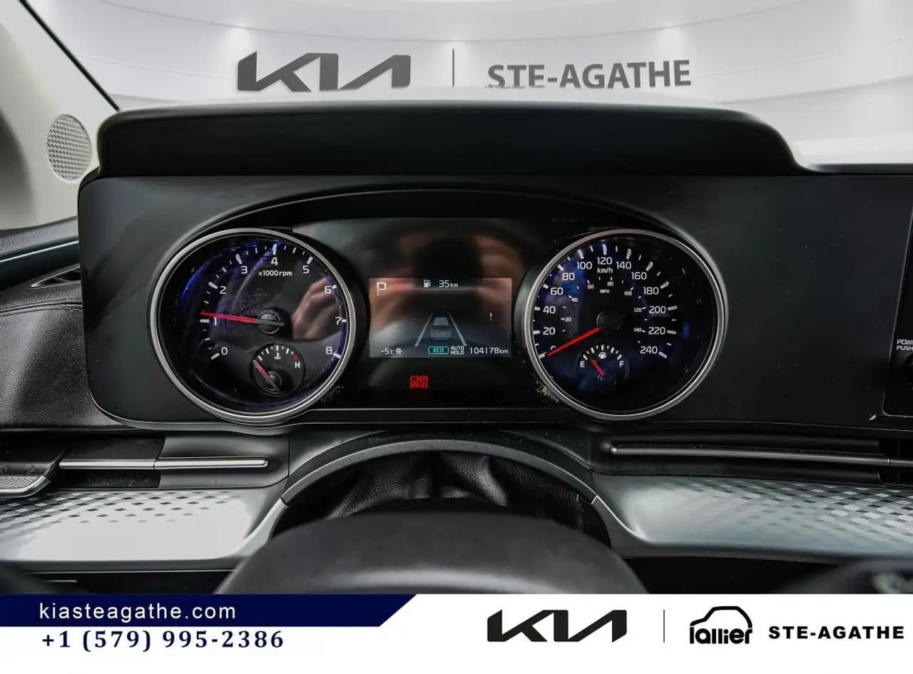 Kia Carnival снимка Kia Carnival