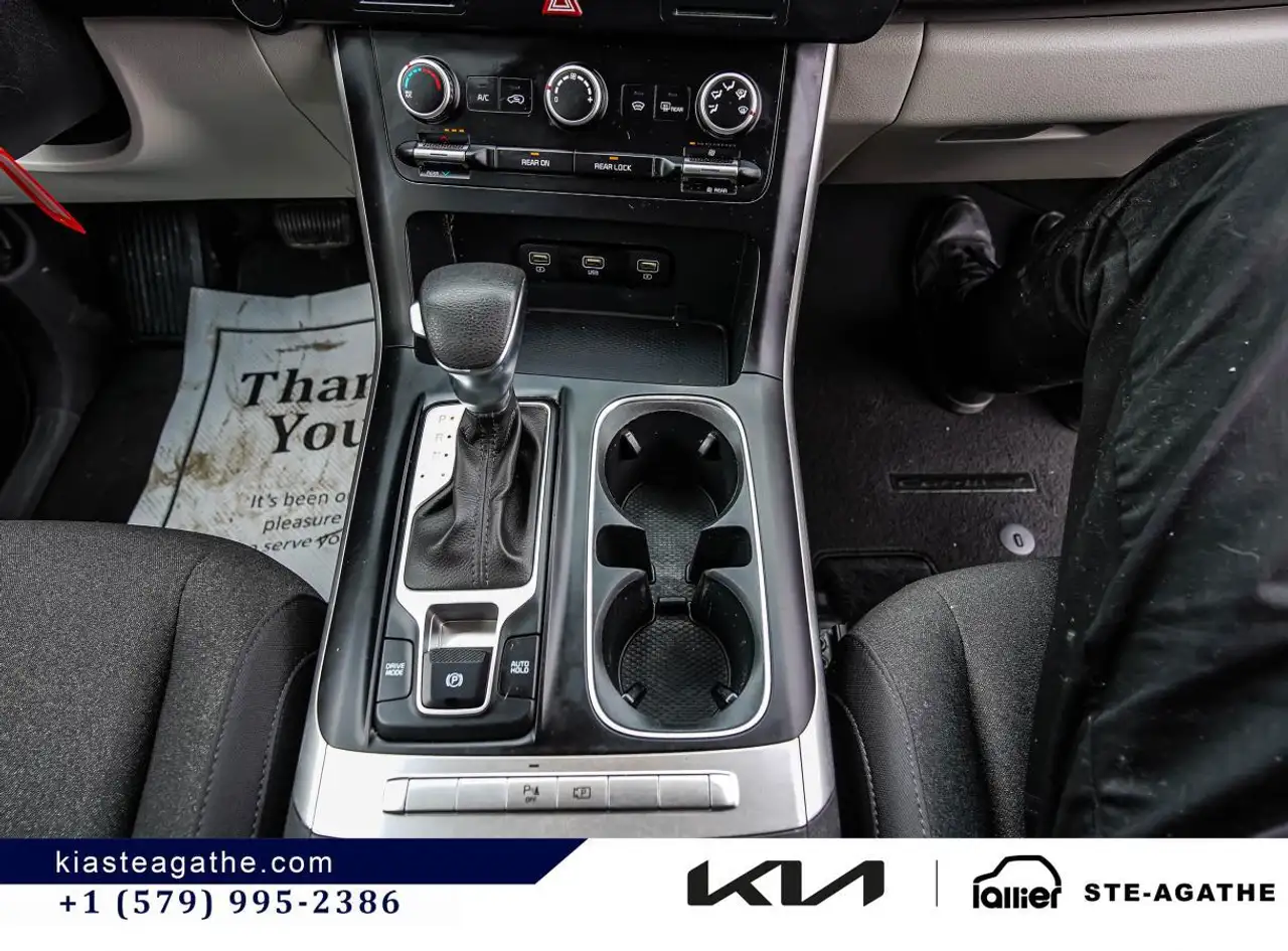 Kia Carnival снимка Kia Carnival