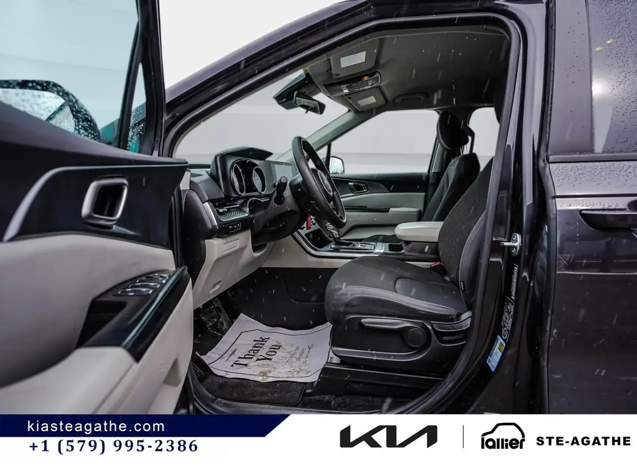 Kia Carnival снимка Kia Carnival