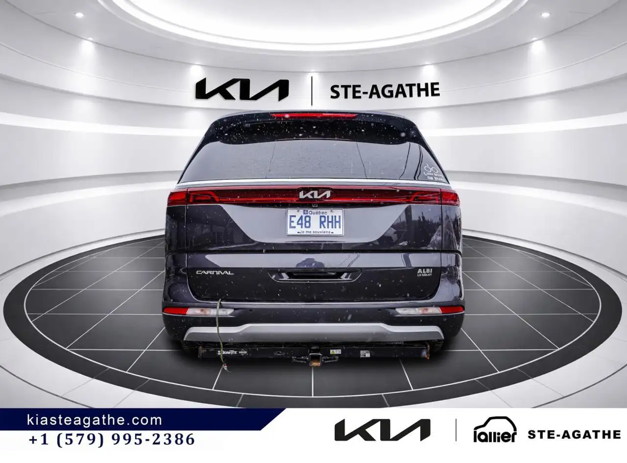 Kia Carnival снимка Kia Carnival
