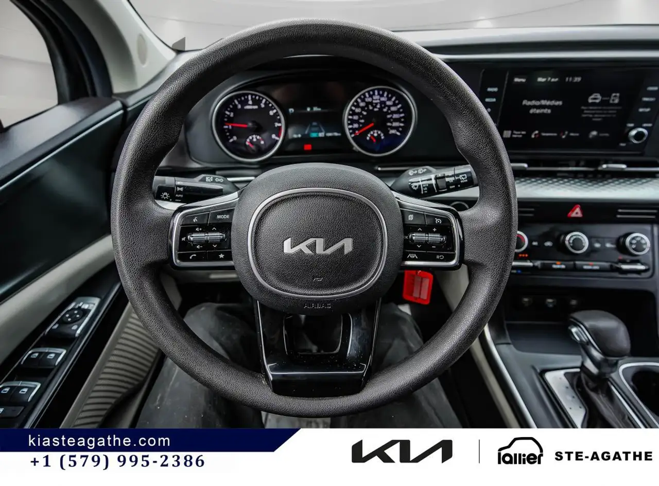 Kia Carnival снимка Kia Carnival