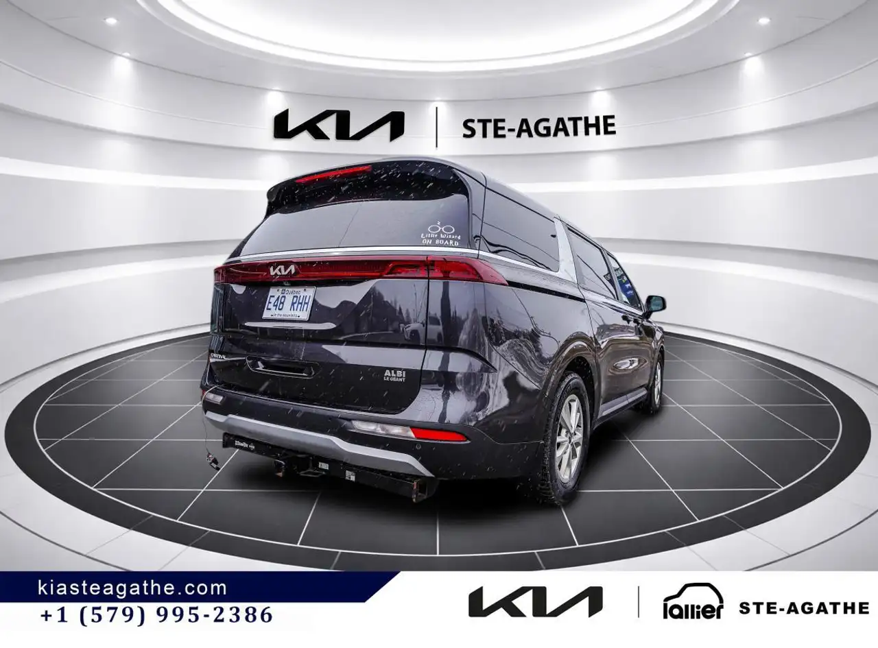 Kia Carnival снимка Kia Carnival