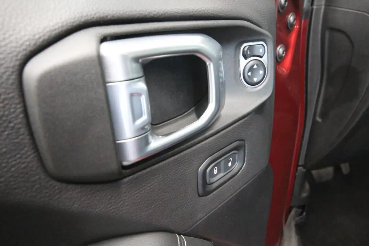 Jeep Wrangler снимка Jeep Wrangler