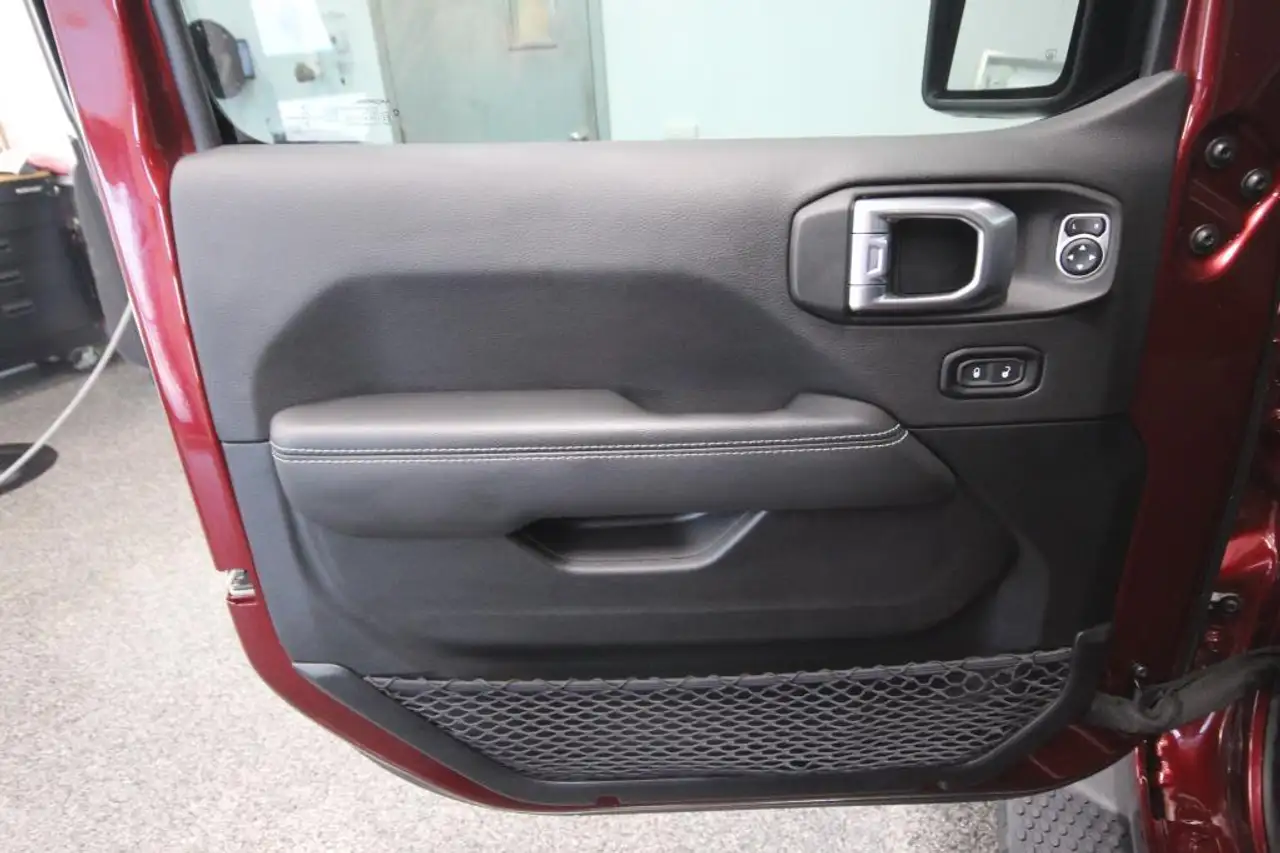 Jeep Wrangler снимка Jeep Wrangler