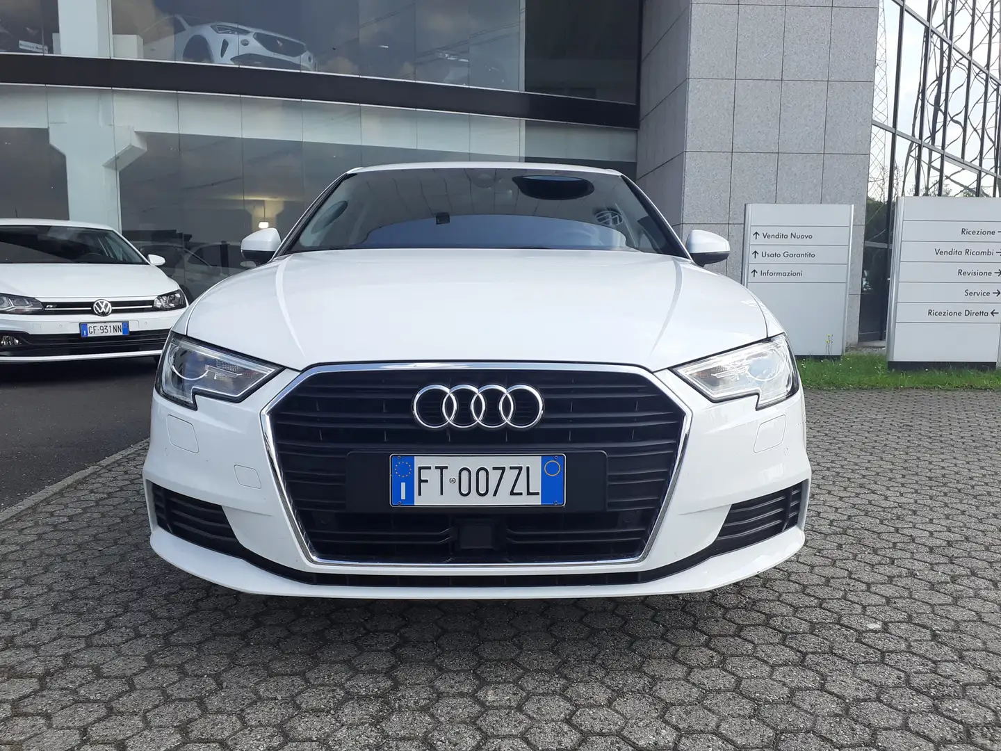 Audi A3 Sportback 40 2.0 tfsi Sport 190cv s-tronic Bianco - 2