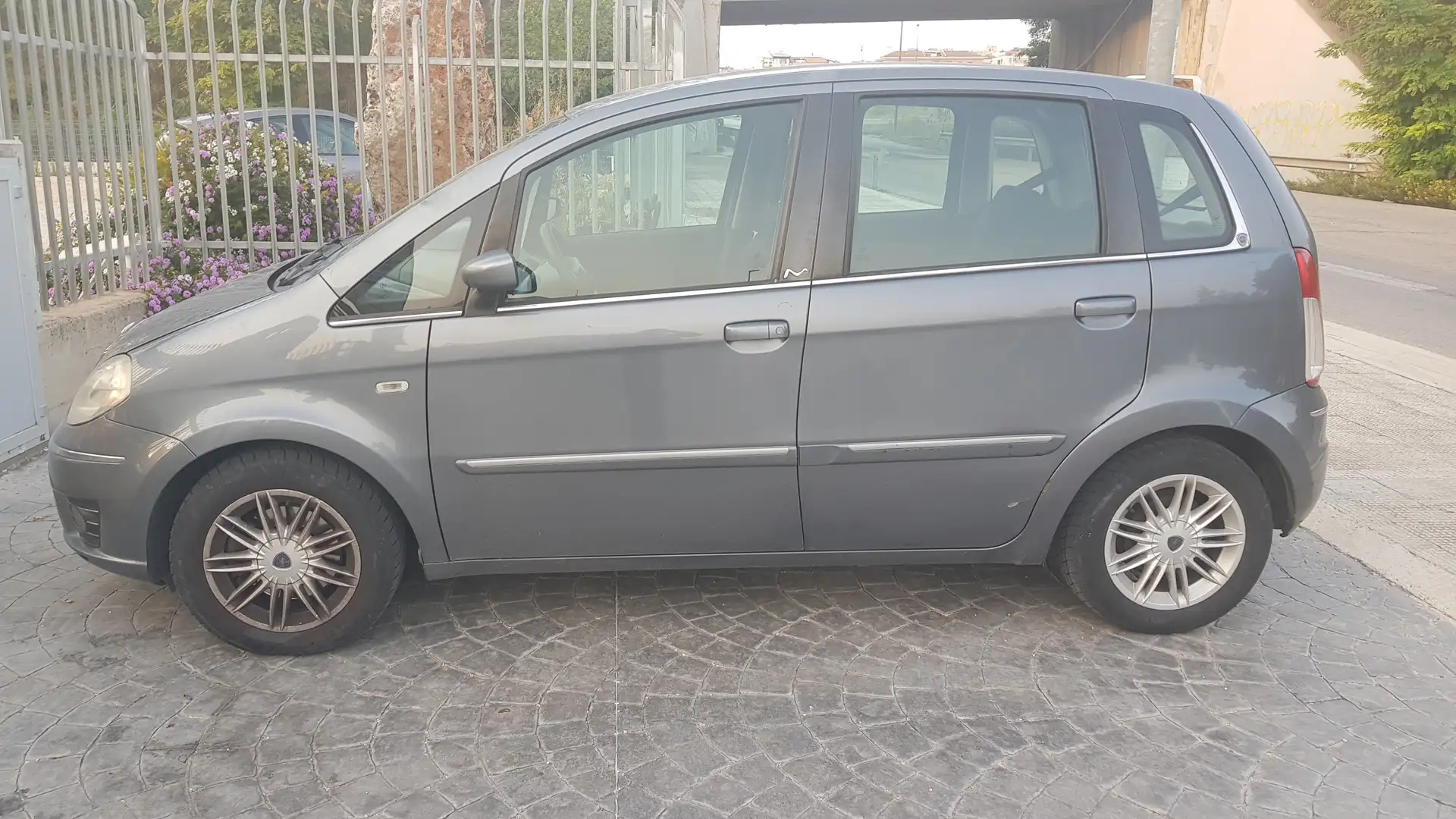 Lancia MUSA Musa 1.3 mjt Oro 90cv Grigio - 2