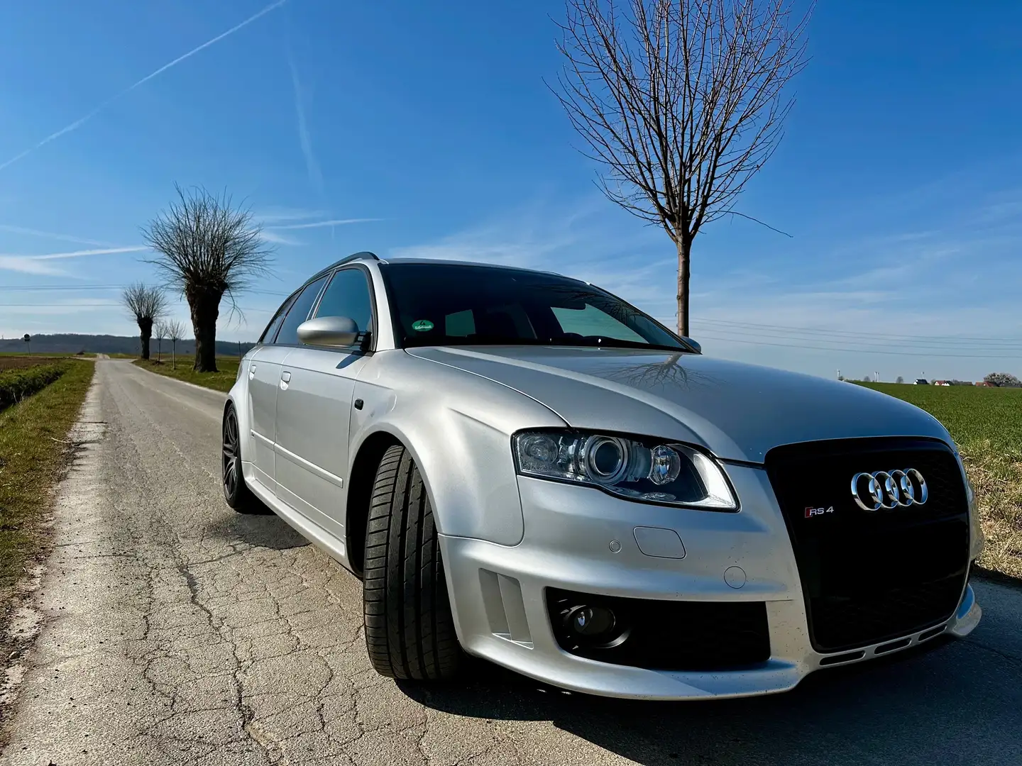 Audi RS4 RS4+Avant Silber - 1